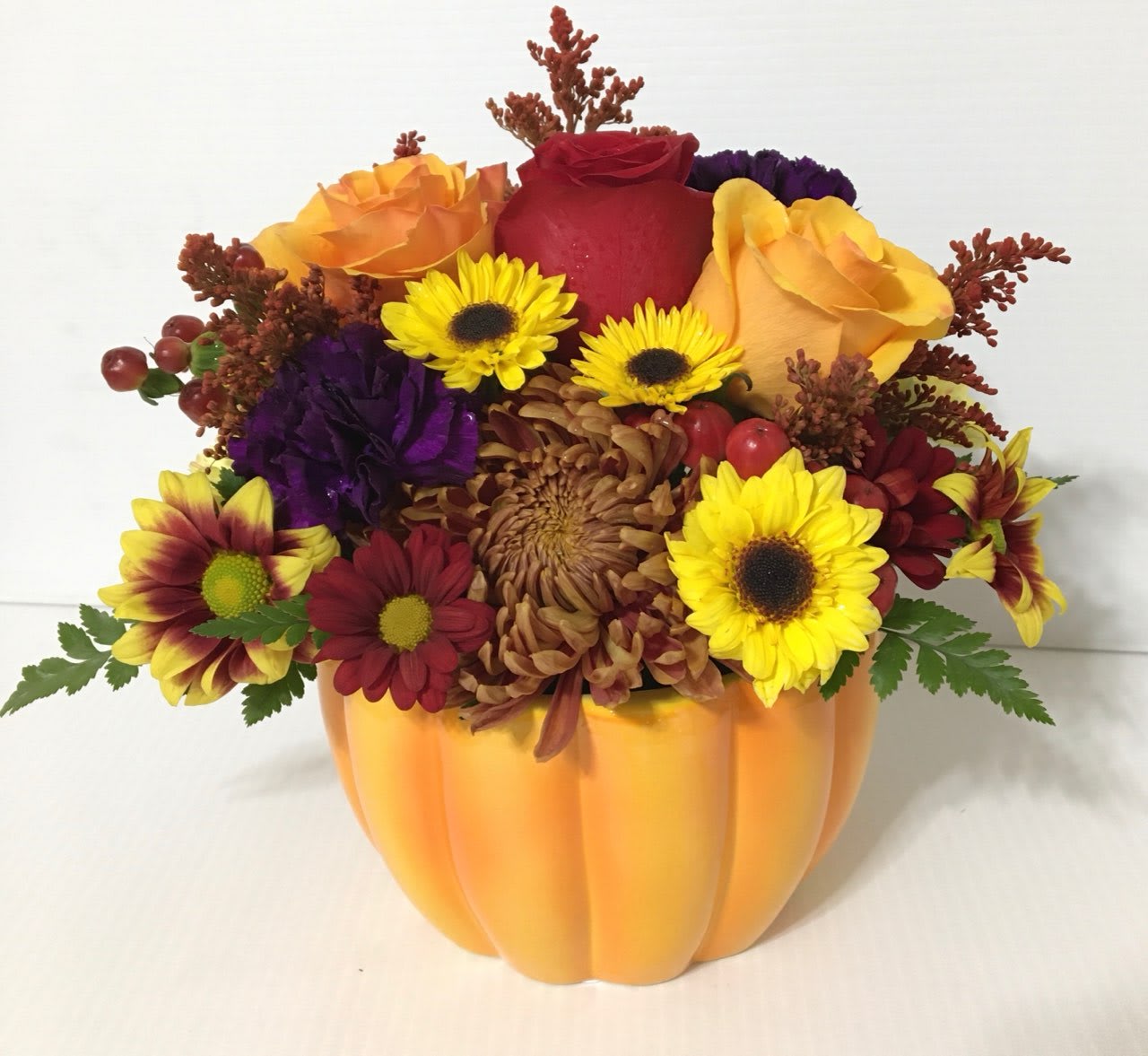 Pumpkin Spice - Pumpkin vase with beautiful flowers