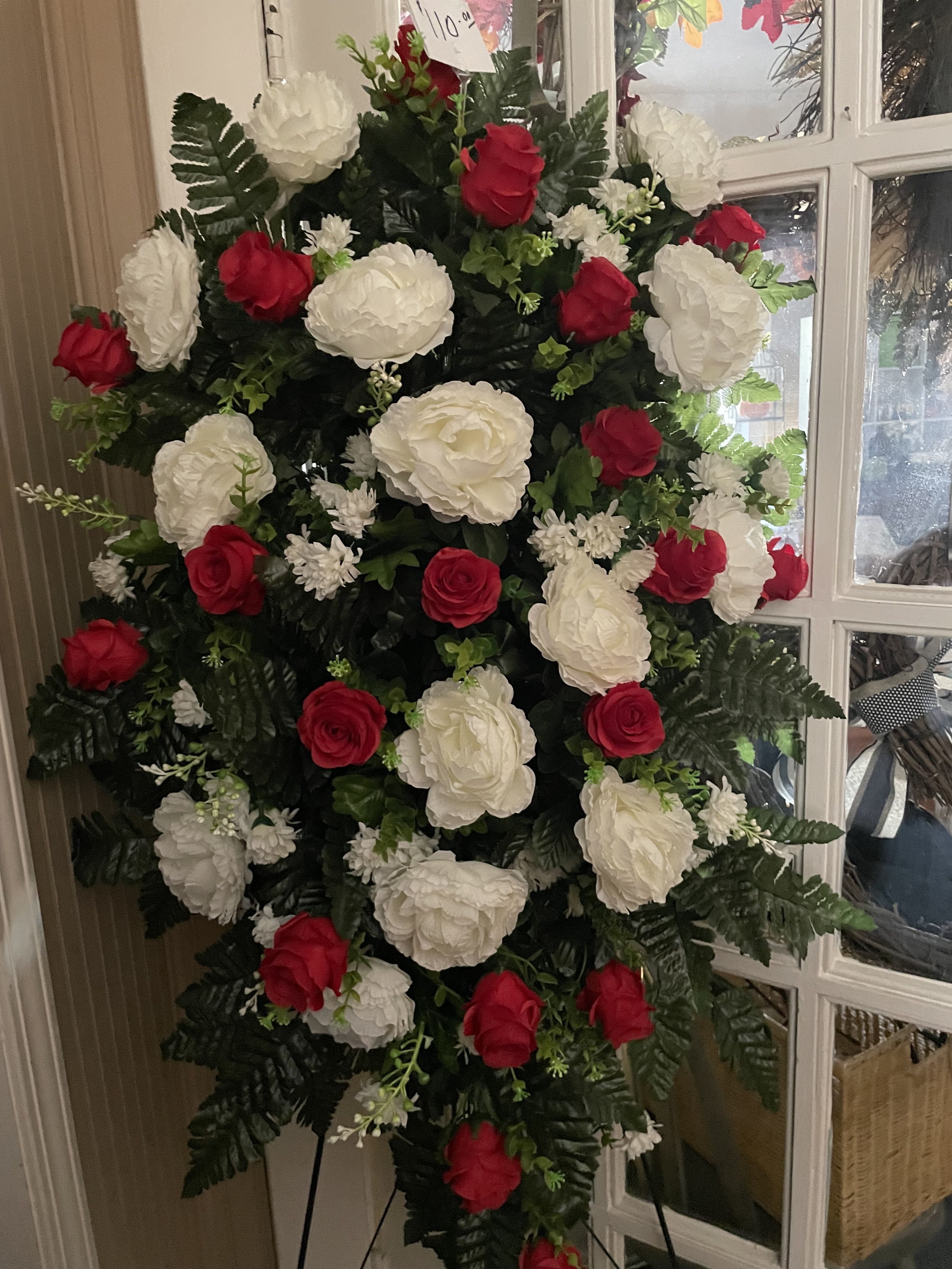 Mixed Red and White Silk Spray Mixed Red and White Silk Spray - Spray for cemetery.