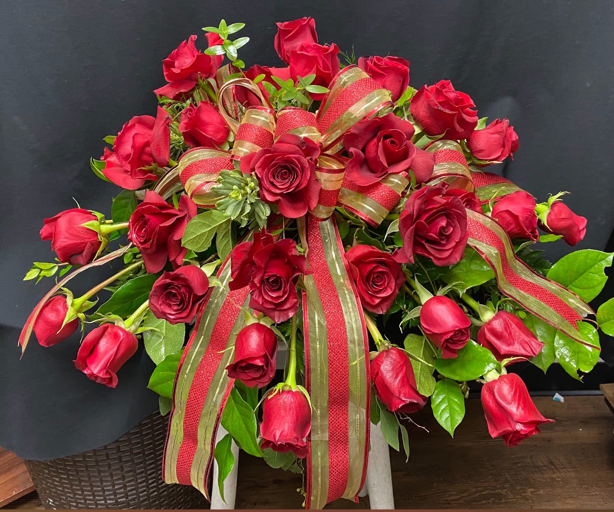Fairwell thoughts - Closed casket red rose spray