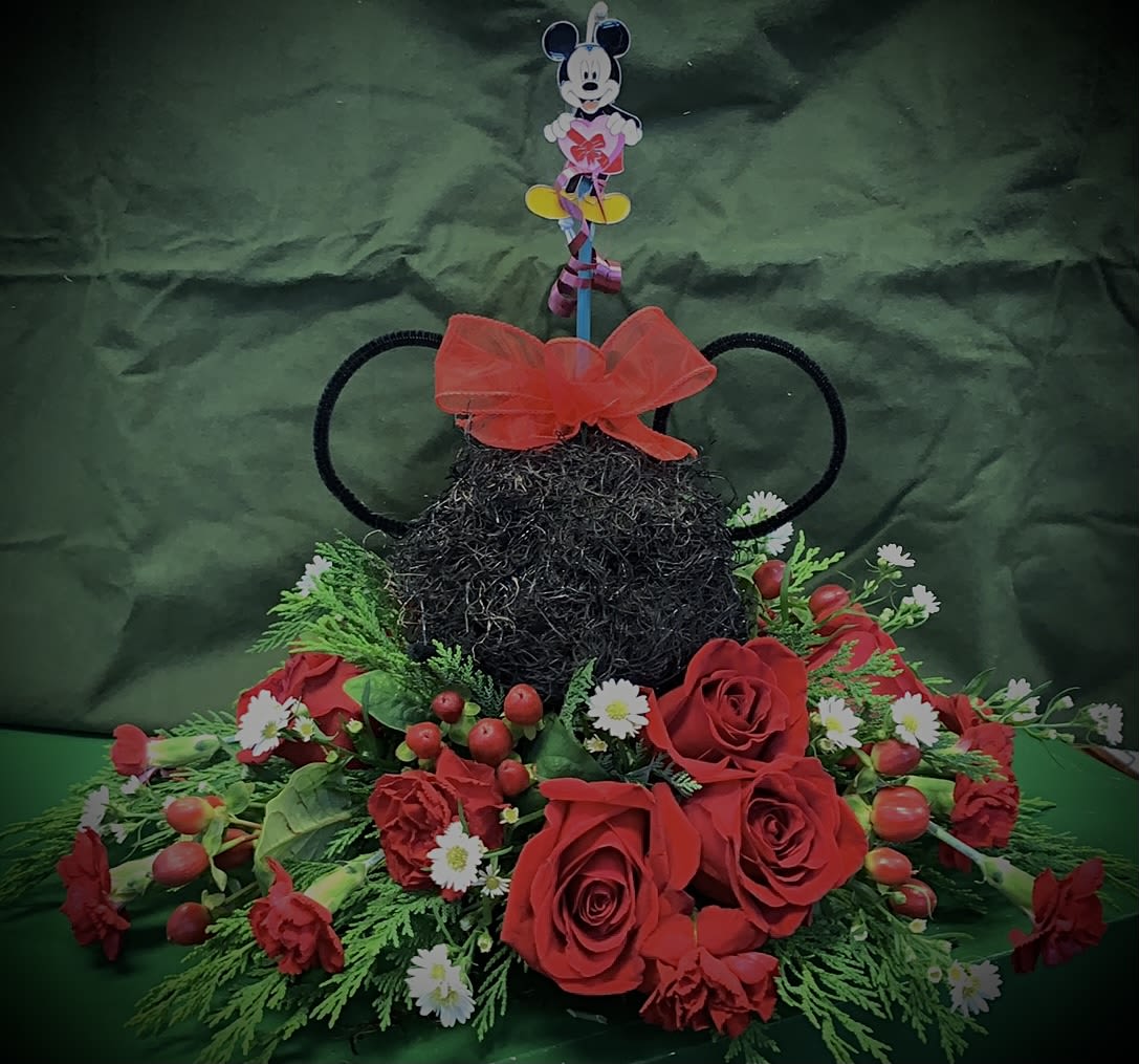 Custom Anniversary arrangement (Requires minimum of 24 hours notice.) - Unique flower arrangement made to your loved ones tastes. Tell us your partners likes and we will create a personalized arrangement just for them. 