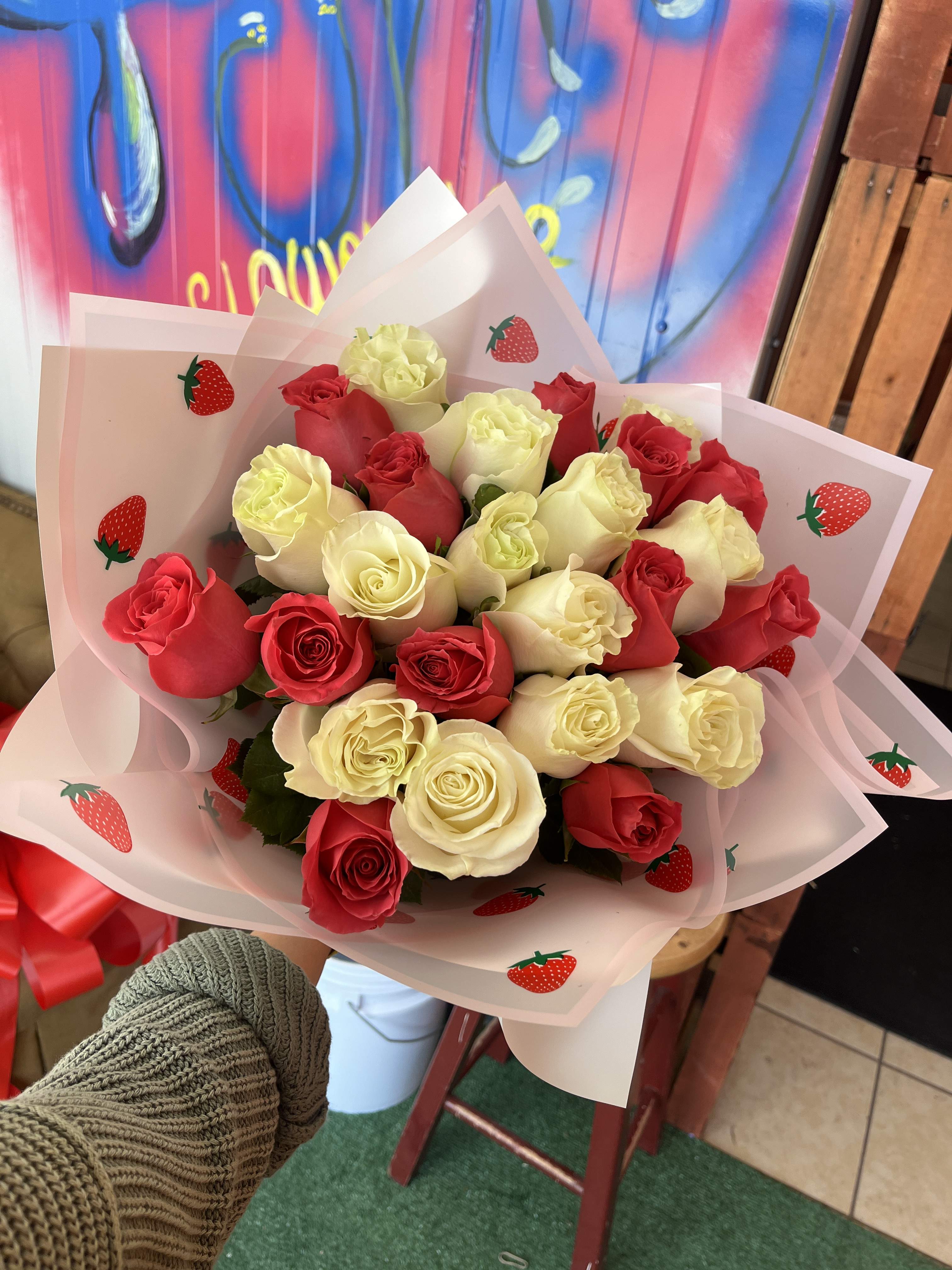 Fresitas con leche - white and hot pink roses with strawberry and white colored wrapping, giving it that &quot; Fresitas con leche&quot; look.
