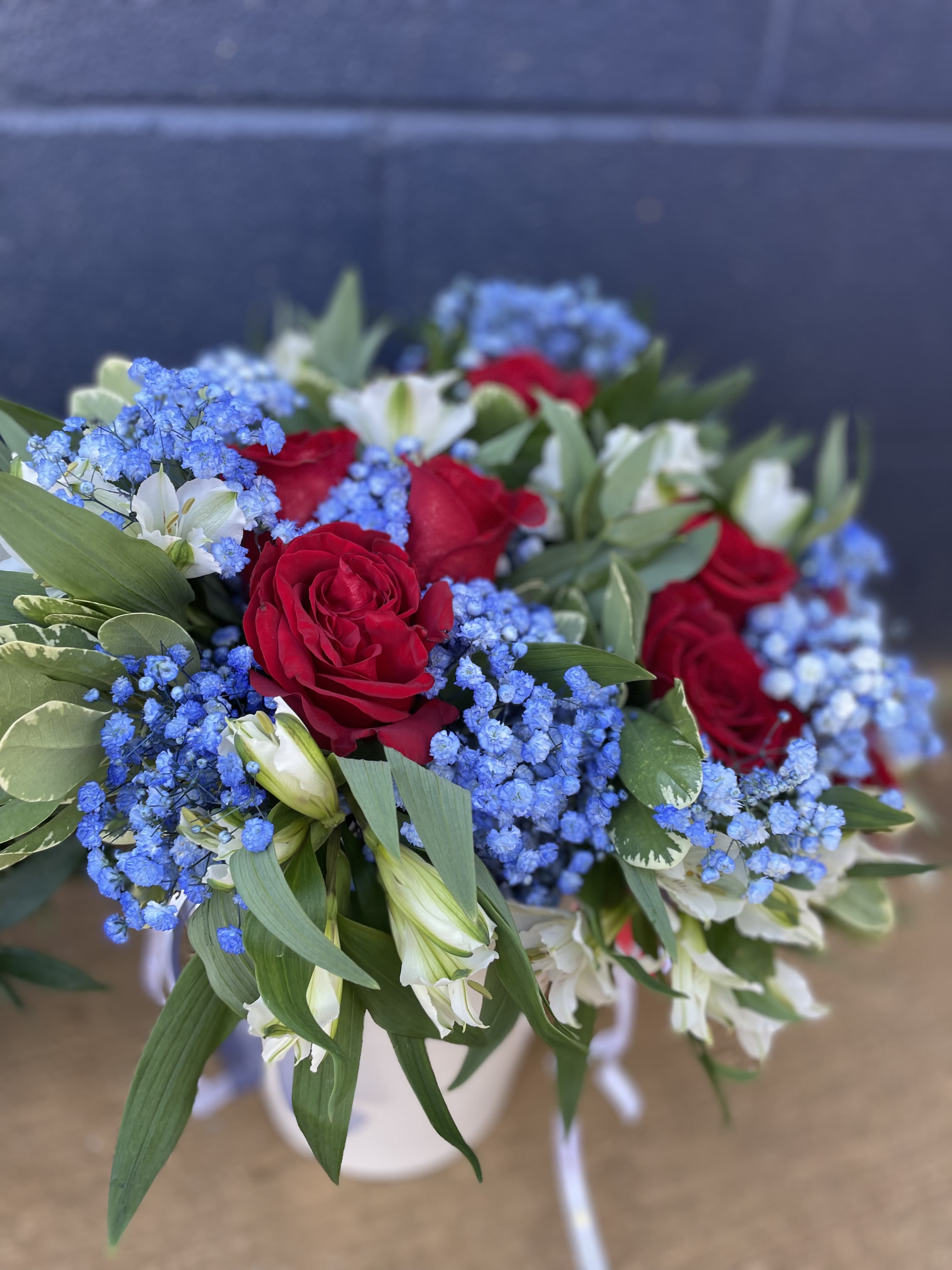 Floral Class Floral Class - learn how to do a flower bouquet.