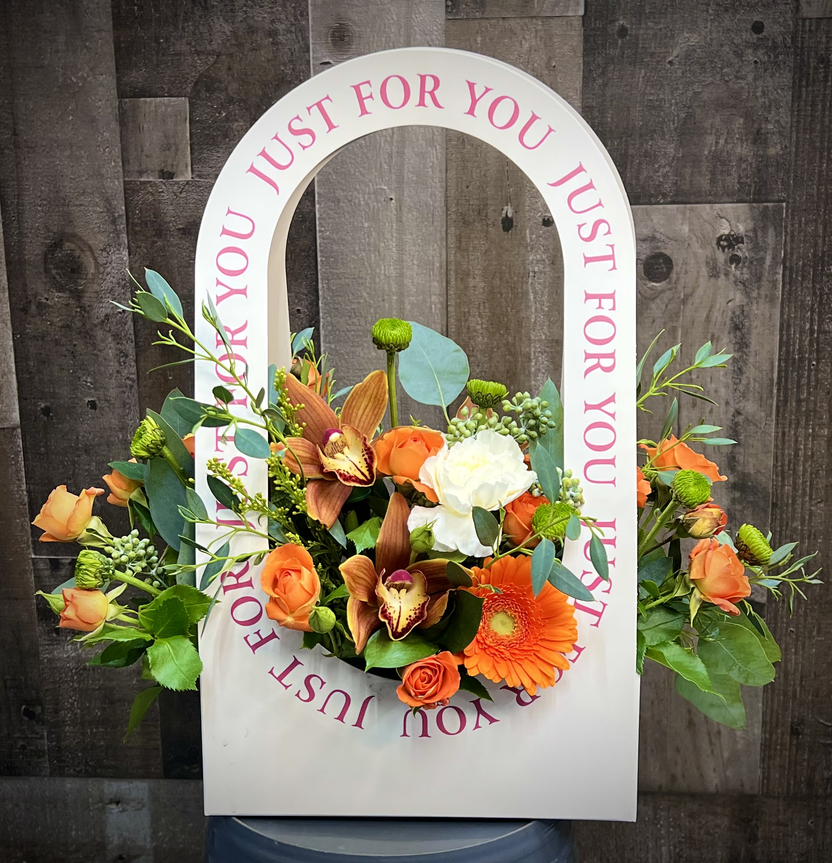 “Orange and Elegant”  - It is a mix of passion and sophisticated beauty, a special gift that reflects passionate emotions in an elegant and refined way.