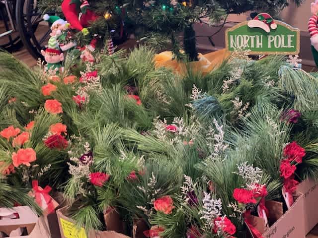 Sponsor Windsor Estates - Christmas Flower Mission Sponsor Windsor Estates - Christmas Flower Mission - This is to Sponsor a portion or all of Windsor Estates in New Middletown, OH. This facility has approximately 46 residents. If you would like to have a message included with your sponsorship, we will include it with each vase sent to each resident in the home.  Our Goal is to provide gifts of flowers to every resident in our local nursing homes to make them feel special and loved during the holiday season. The goal is to continue to reach every resident in nursing homes in the Lawrence County and surrounding area. We are again reaching out to our community to join in spreading the joy of Christmas through the Christmas Flower Mission! Together we can brighten our community with the Joy of Christmas this holiday season!