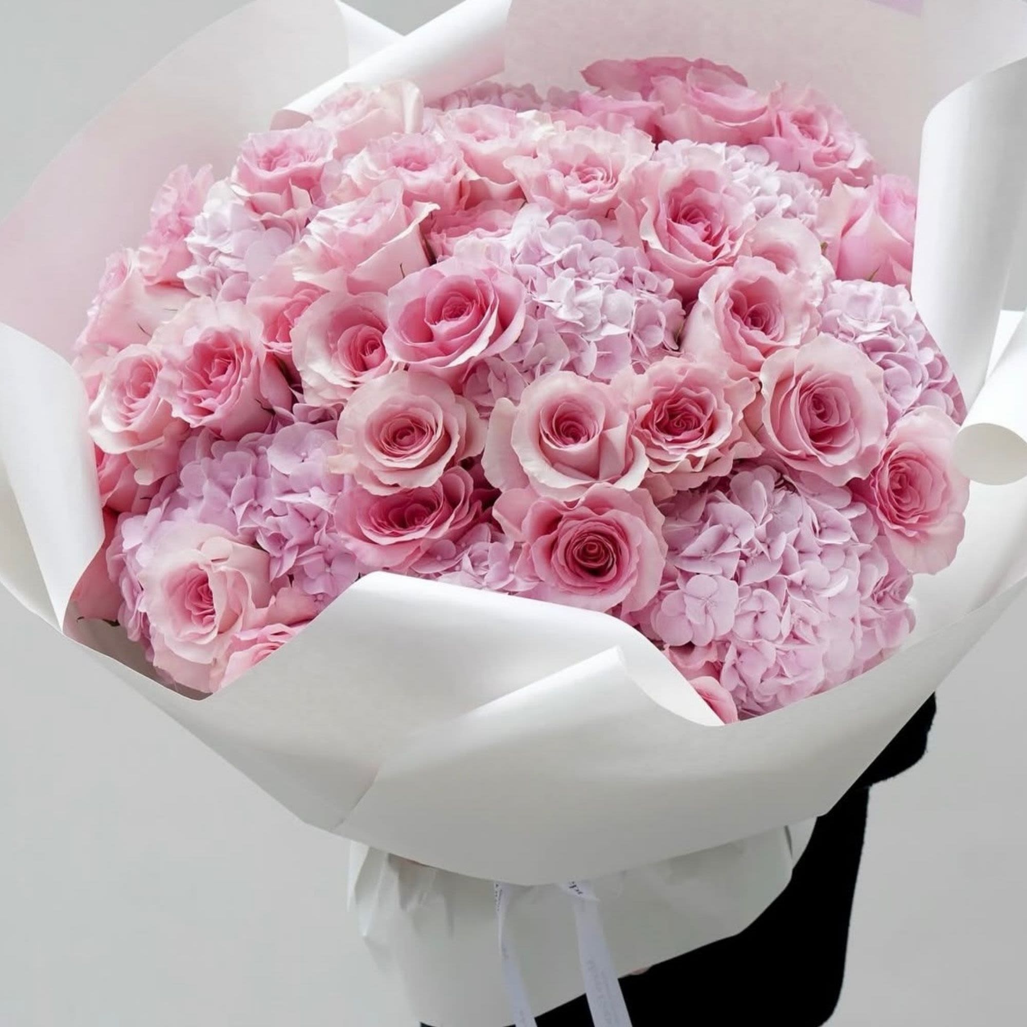 Hydrangea Poem Bouquet Hydrangea Poem Bouquet - Roses and Hydrangea