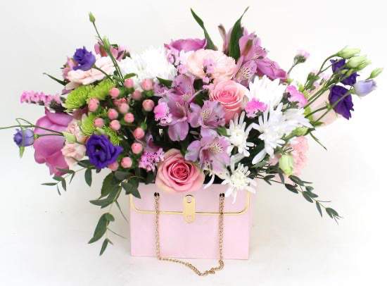 Floral Beauty Bag - Floral Beauty Bag, perfect gift for sweet friend. Colors will vary! Let us know if you have a preference! If you do not have a preference we pick for you!
