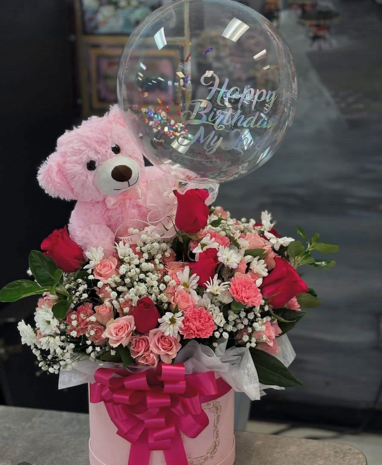 caja globo pink - caja elaborada cond eisys claveles rosados rosas rojas y rosadas yipsofilia osito y globo