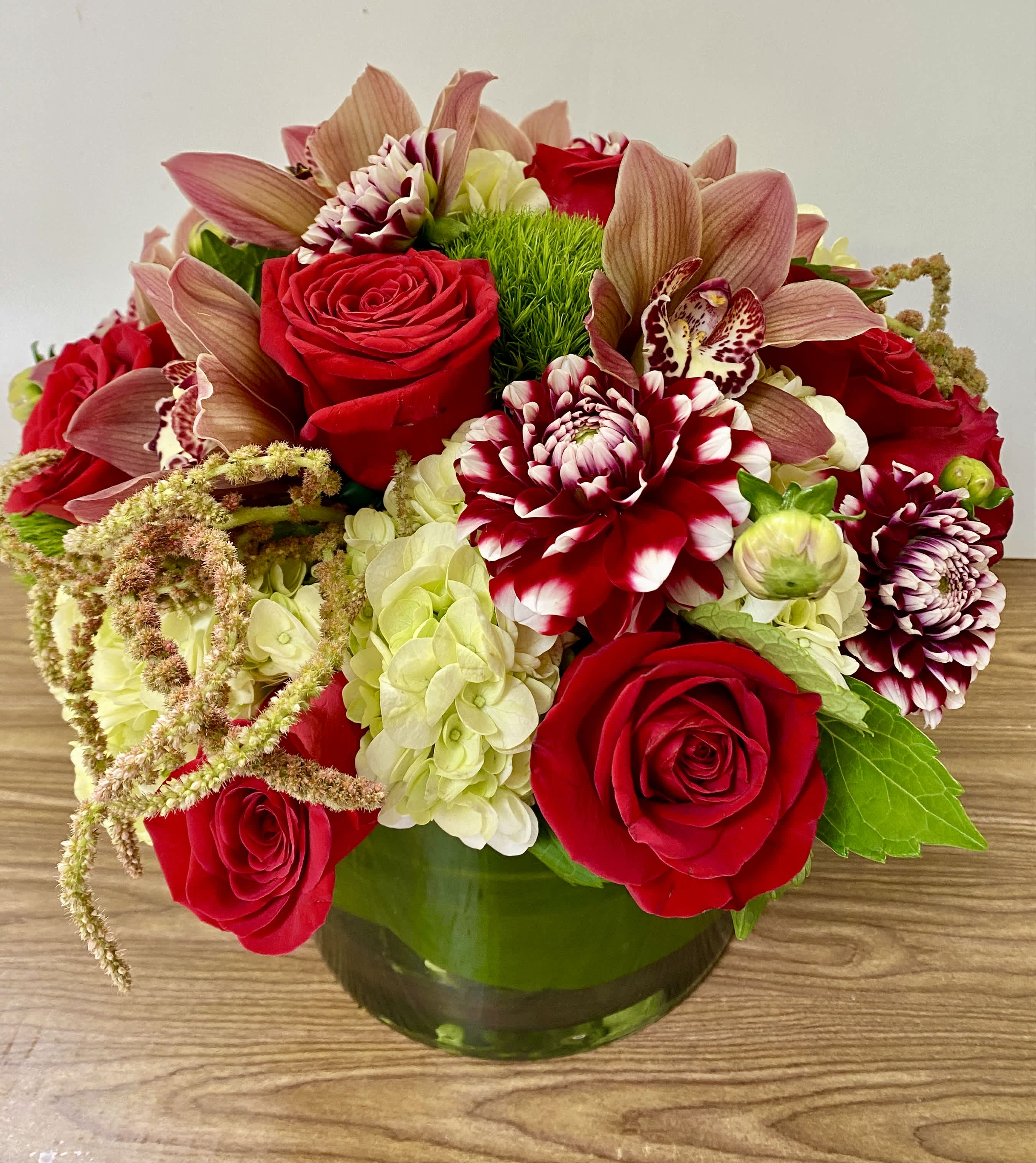 IRISH WISH - in a glass vase combinations of summer rflowers