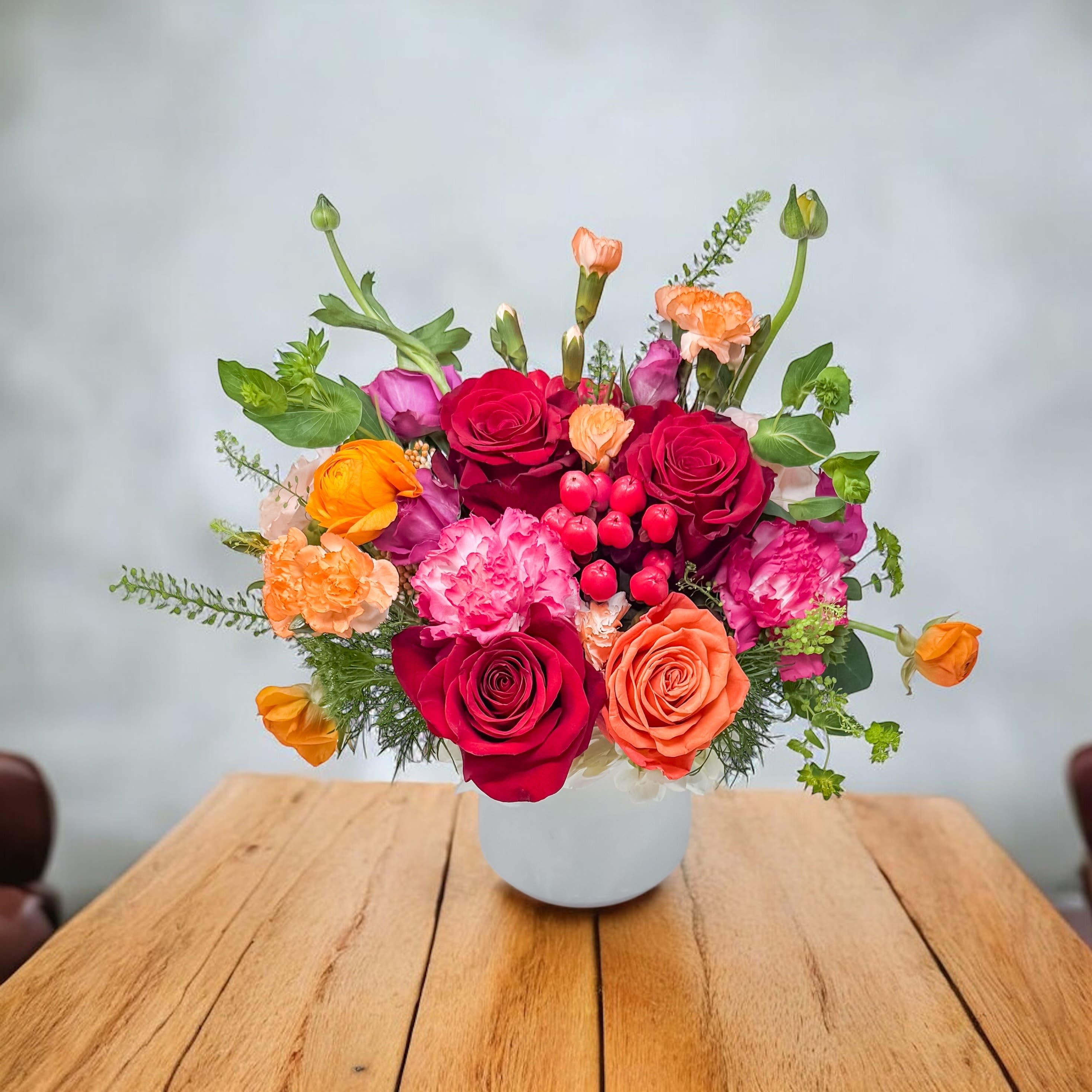 Bold blooms - Elegant and vibrant. Cats friendly 