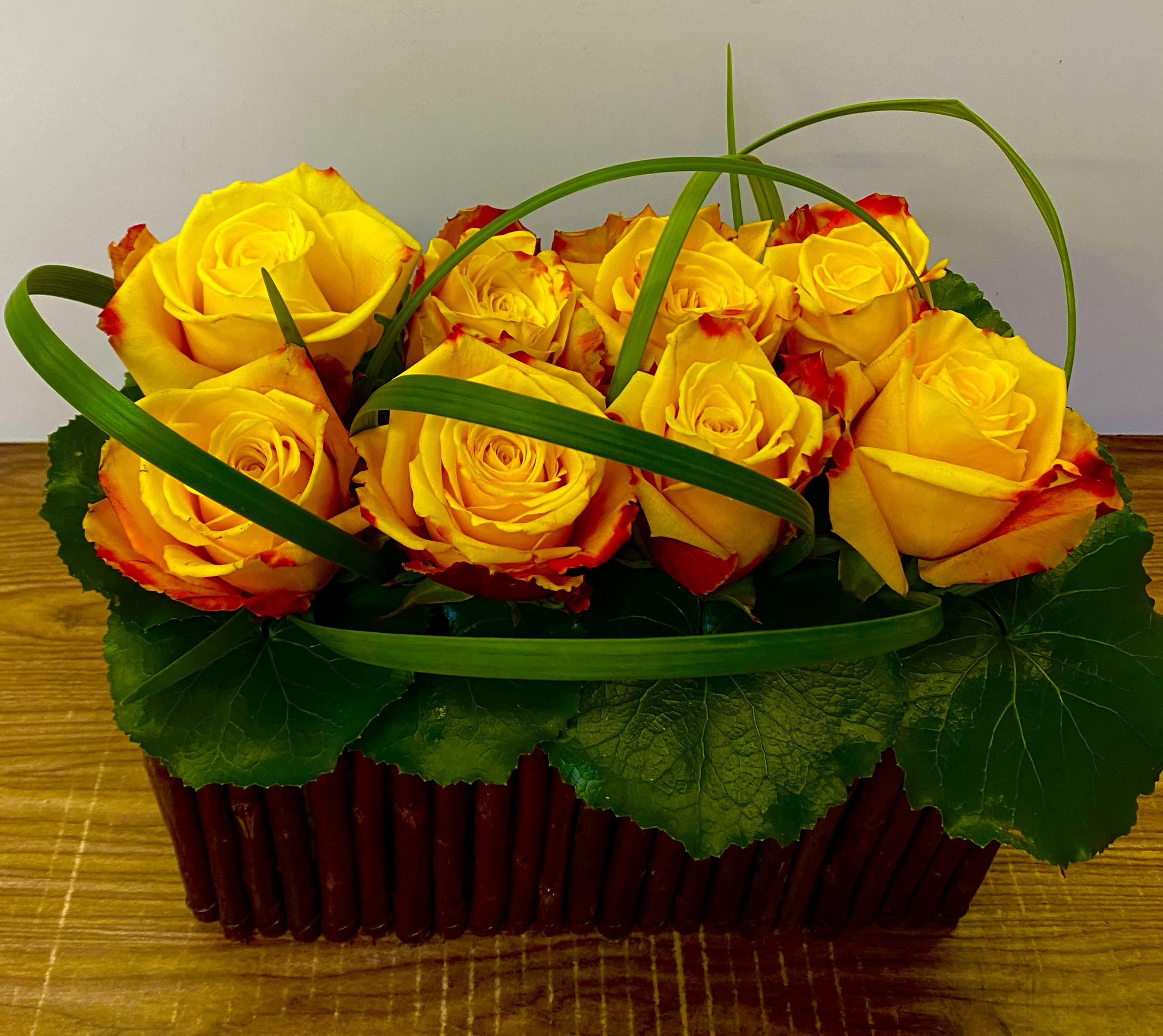 Juno - Modern Bamboo Tray with Two-Tone Roses – by Jane’s Roses, San Francisco  Elevate your space with this modern floral arrangement designed by Jane’s Roses in San Francisco. Featuring eight stunning two-tone roses set on a sleek, Eco-friendly bamboo tray, this design blends natural elegance with a contemporary touch. Perfect as a luxury flower gift, a stylish centerpiece for home decor, or a unique accent for the office, this arrangement highlights our signature San Francisco floral style – chic, modern, and unforgettable.Whether you’re searching for roses in San Francisco, a sustainable floral arrangement, or a romantic rose gift, this design delivers timeless beauty with a modern edge.  