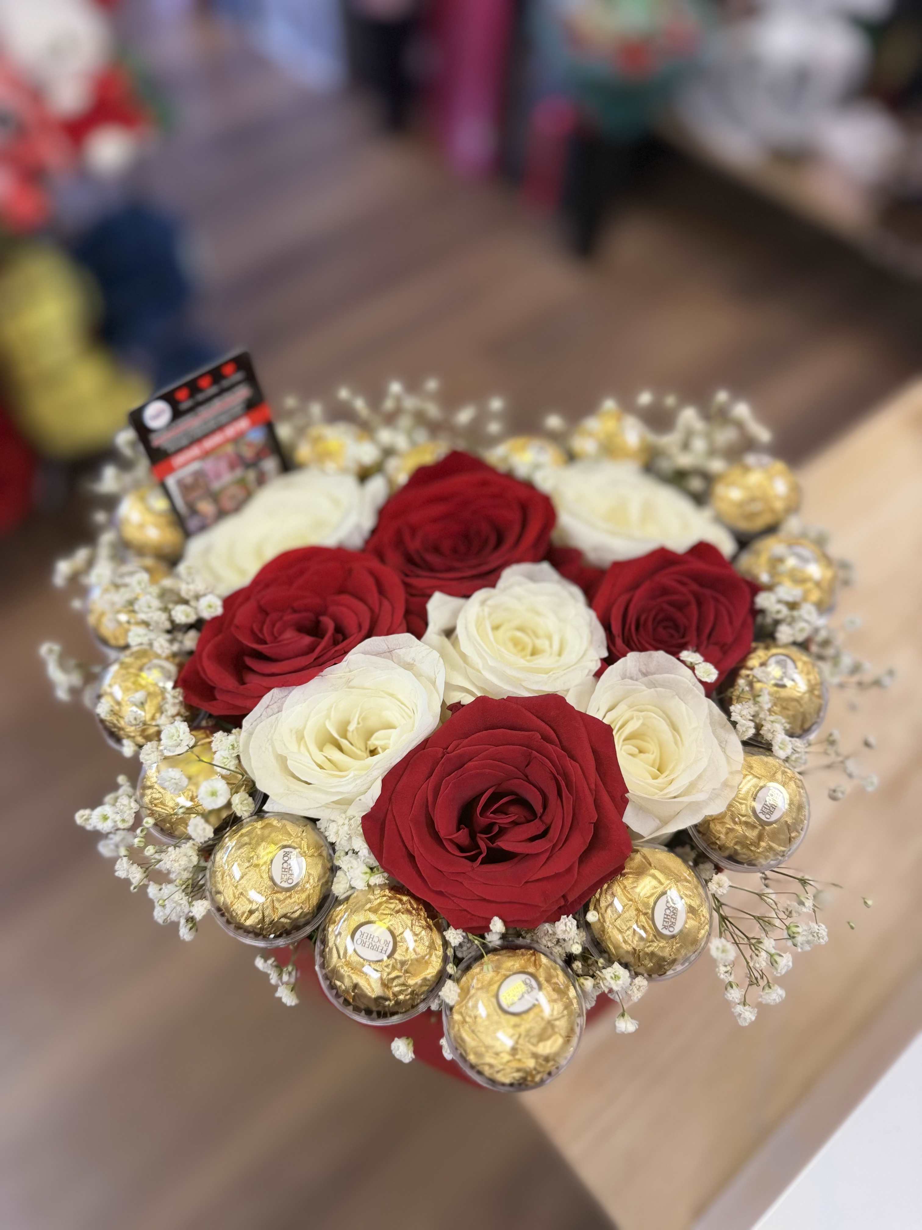 4ever us - Red and white roses accompanied with chocolates