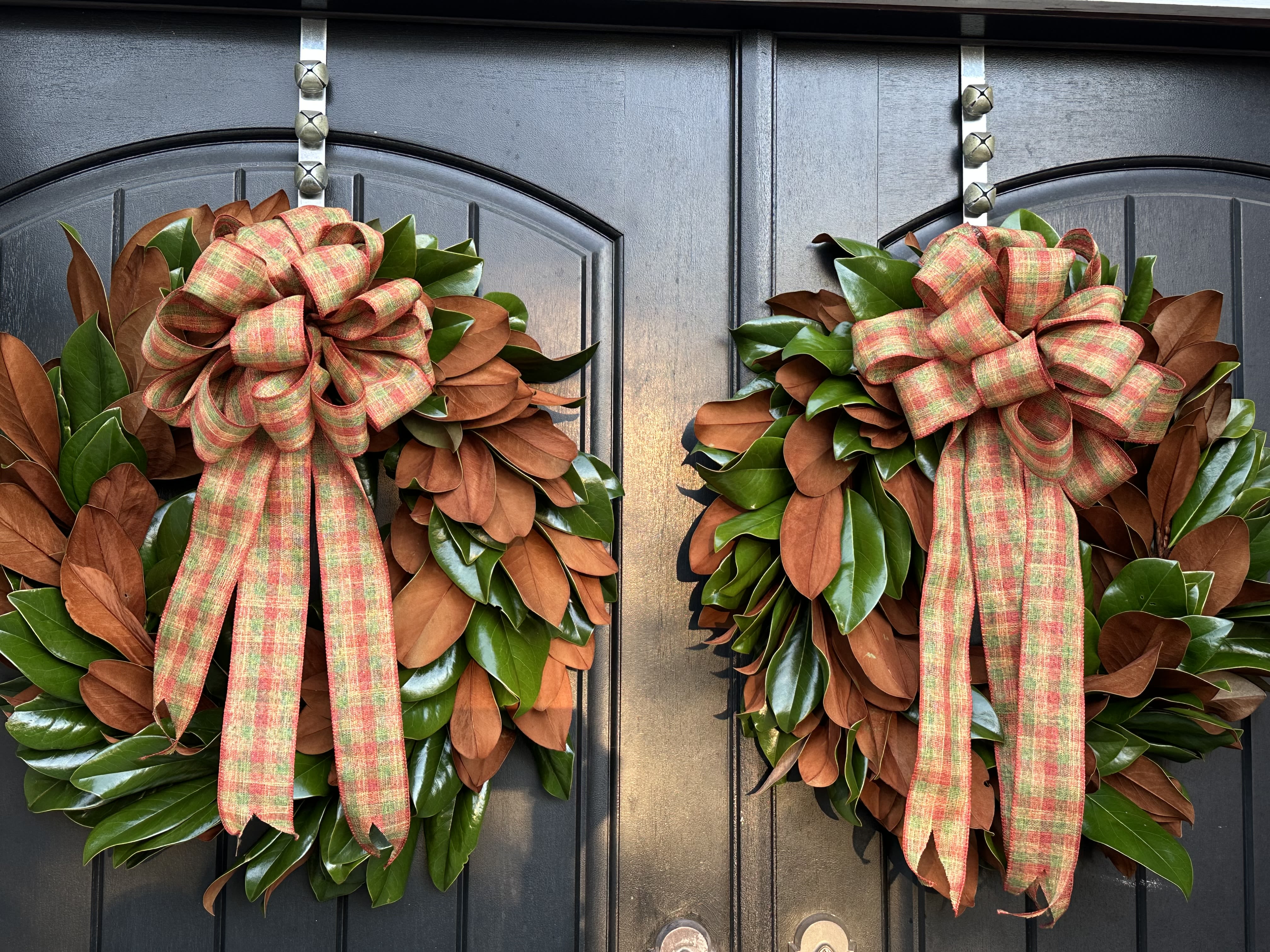 PERFECT LITTLE TOUCH OF MAGNOLIA - beautiful magnolia decoration for your door or window 