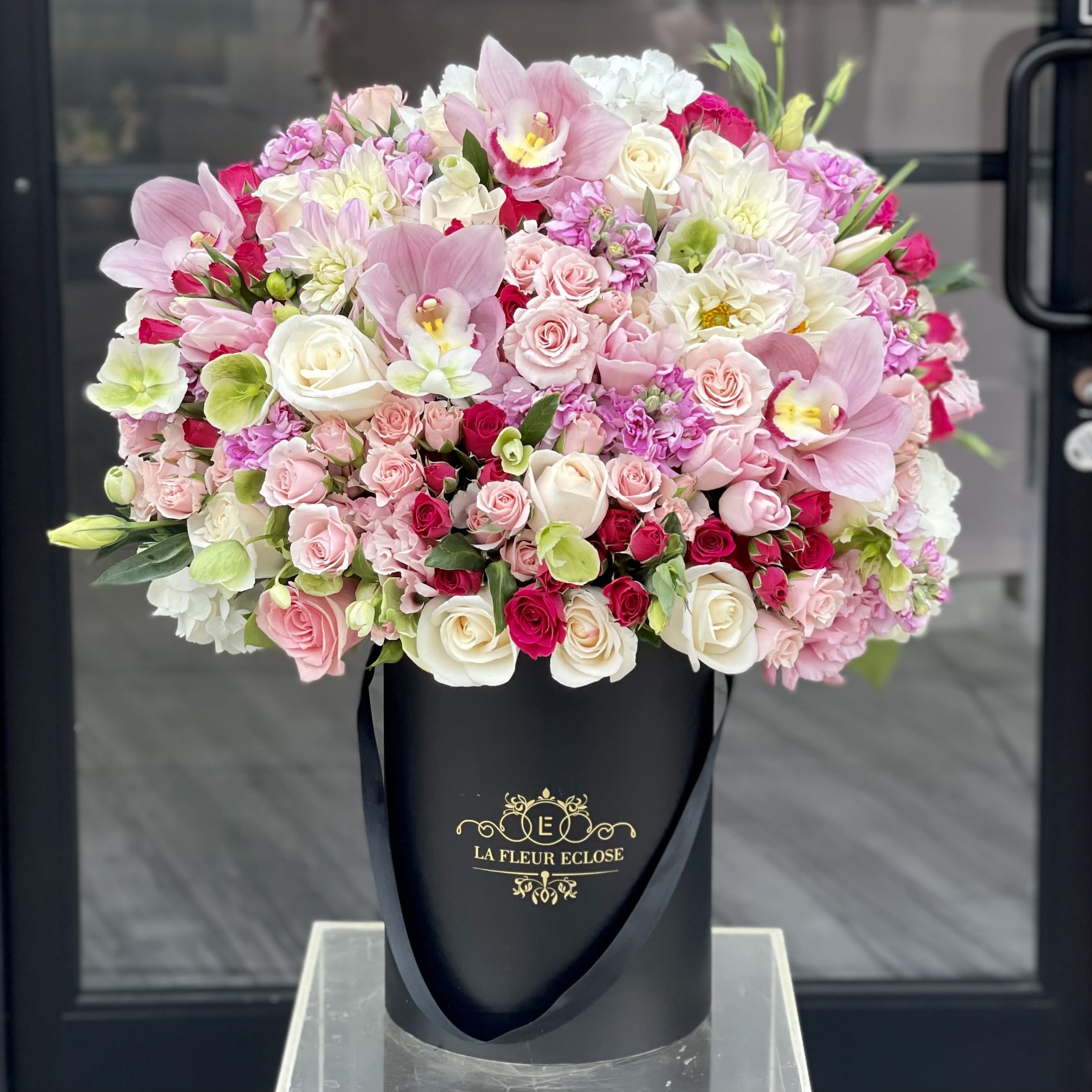 Charlotte Charlotte - Pinks and whites in our black small box