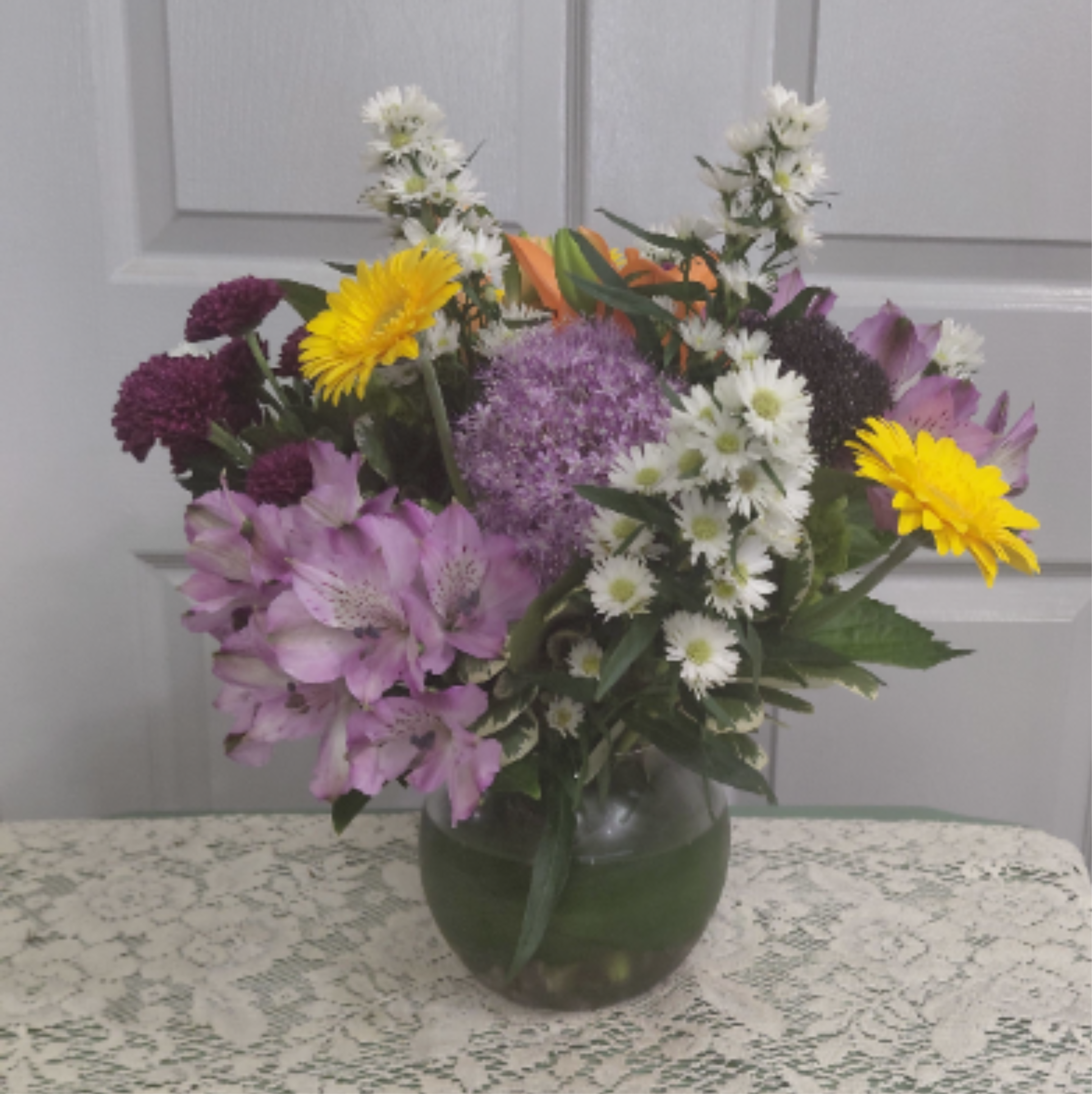 Blooms  Mid-Fall  Centerpiece - Roses, Alstroemeria,  Spray Roses,  Minuture Buttons,
