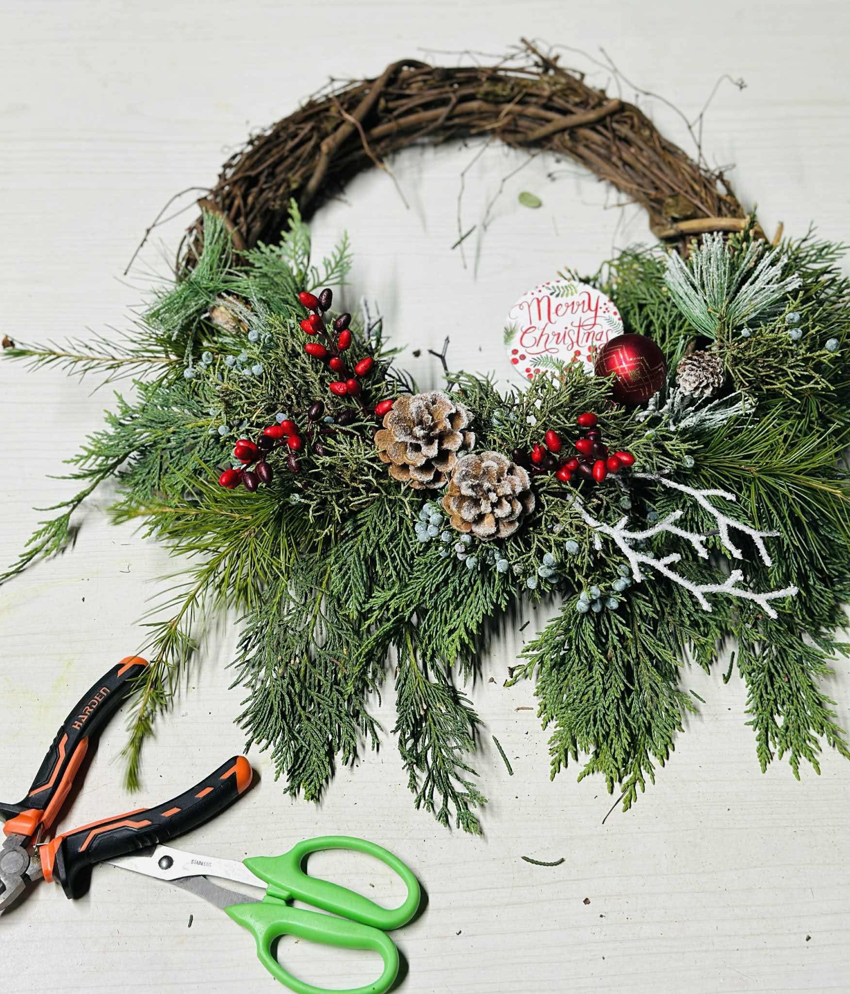Christmas Holiday Grapevine Wreath Dec 10th Portland Cider  Christmas Holiday Grapevine Wreath Dec 10th Portland Cider  - Make your very own wreath for the Christmas Season. Fresh Greens & Faux accents on a Grapevine Wreath. PLEASE NOTE, YOU DO NOT NEED TO PICK ANYTHING UP (DESPITE THE ORDER SAYING IT IS AN IN STORE PICK UP)  ALL YOU NEED TO DO IS SHOW UP AT THE VENUE BEFORE 6 PM OR BEFORE 5 IF YOU WANT TO TAKE ADVANTAGE OF HAPPY HOUR.