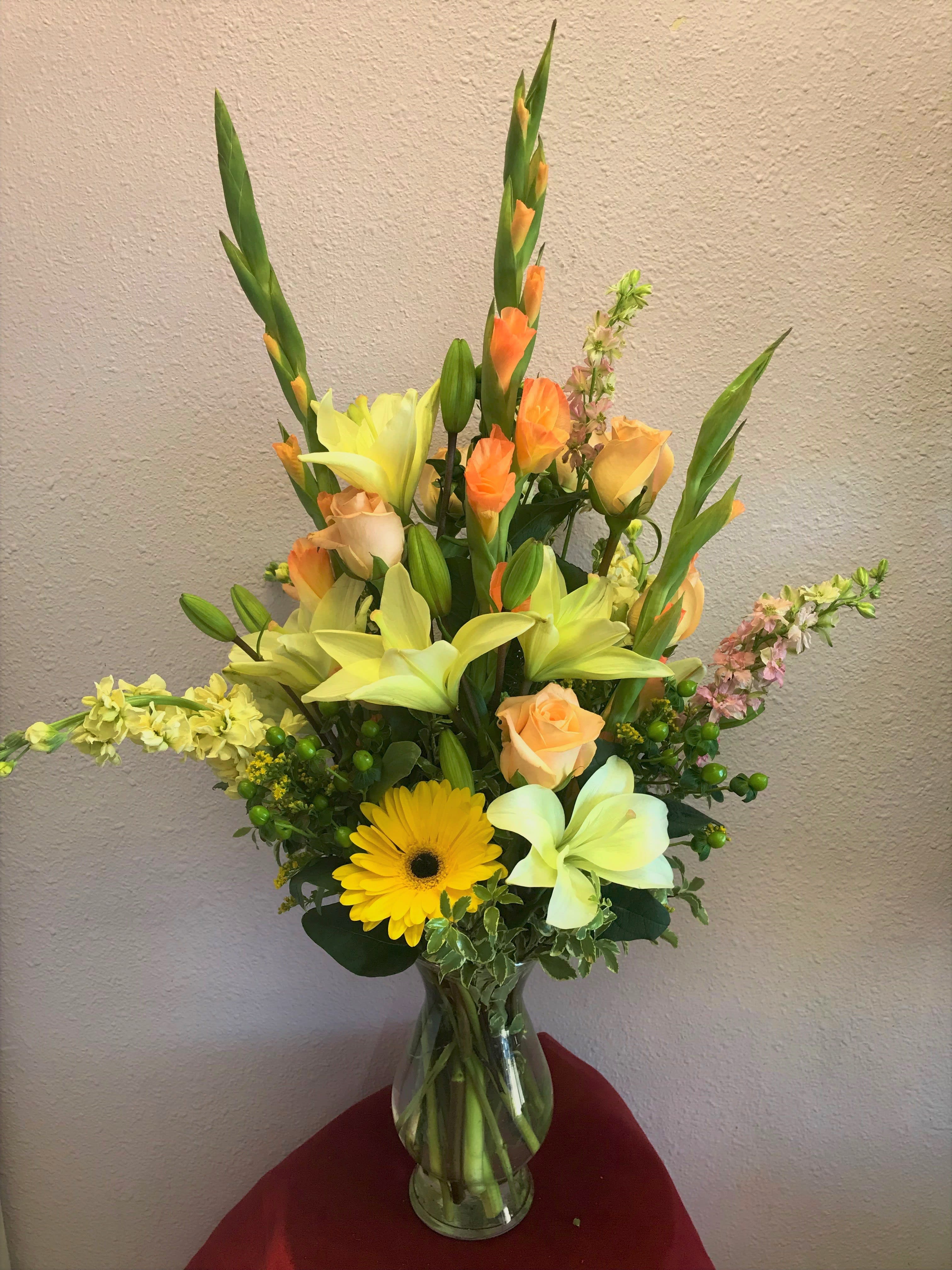 Peach Honey by Forever Flowers - A tall &amp; beautiful arrangement containing Gladiolas, Gerberas, Lilies, Roses, etc..