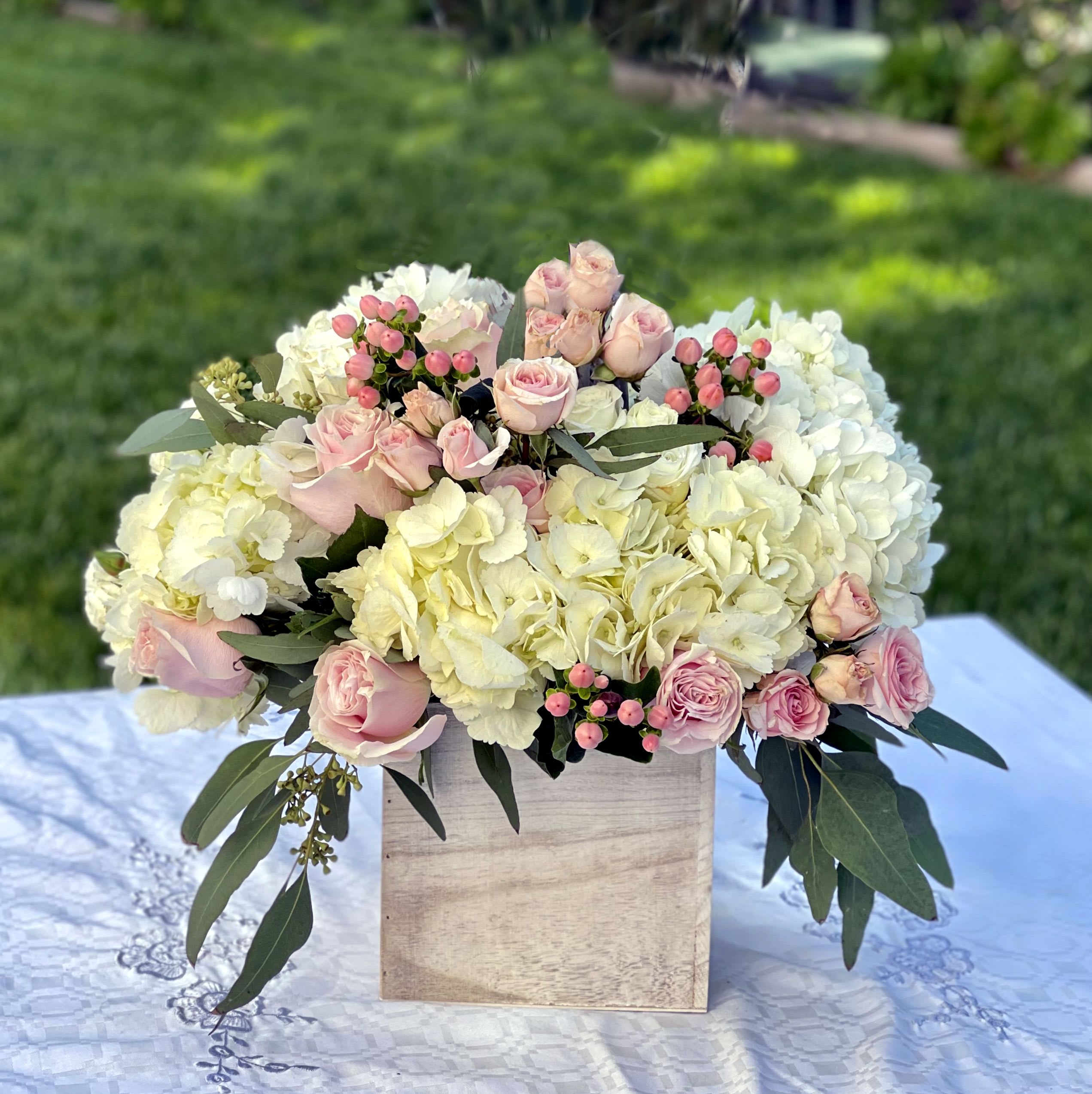 Elegant Blush Bouquet - Surprise someone you love with our beautifully hand-designed arrangement.