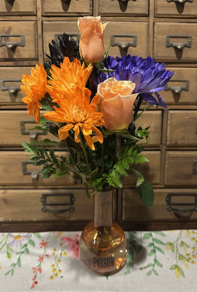 Poison Posy Vase in Orange Poison Posy Vase in Orange - Halloween Vibes