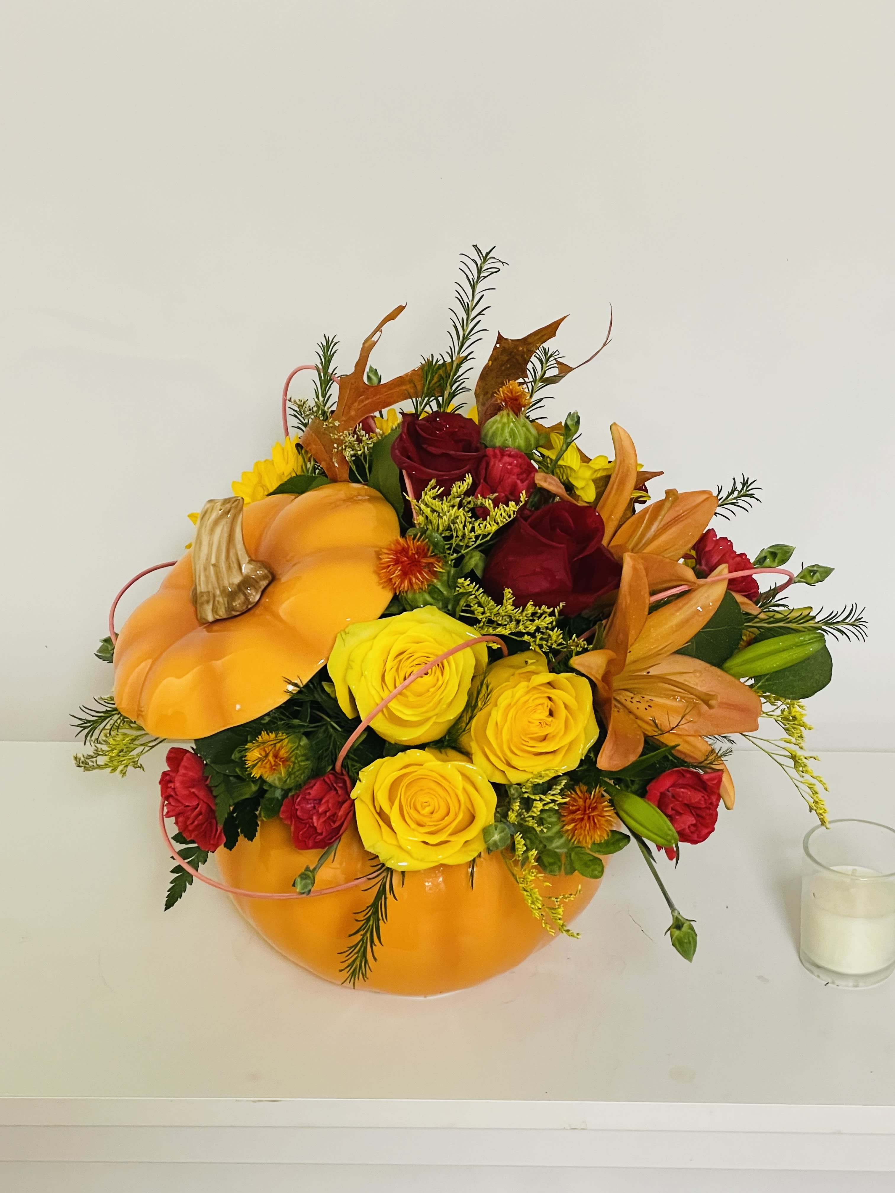 Pumpkin  - Beautiful fall colors Arrangement in pumpkin container.********CONTAINER MIGHT BE IN DIFFERNT COLOR LIKE WHITE OR GREEN***********