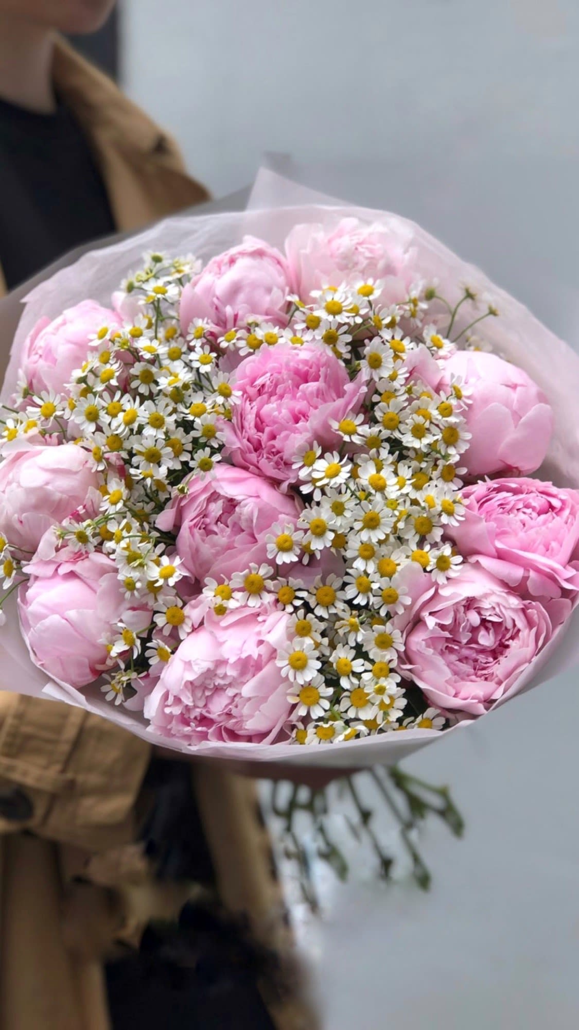 № 106 - THE PHOTO SHOWS THE PREMIUM SIZE - The photo shows the premium size.  Standard size - 5 peonies  Deluxe size - 9 peonies  Premium size - 11 peonies 