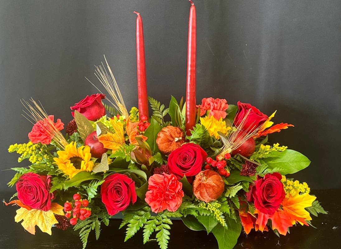 Classic Thanksgiving Centerpiece - A beautiful candlelit centerpiece featuring rich colors of fall 