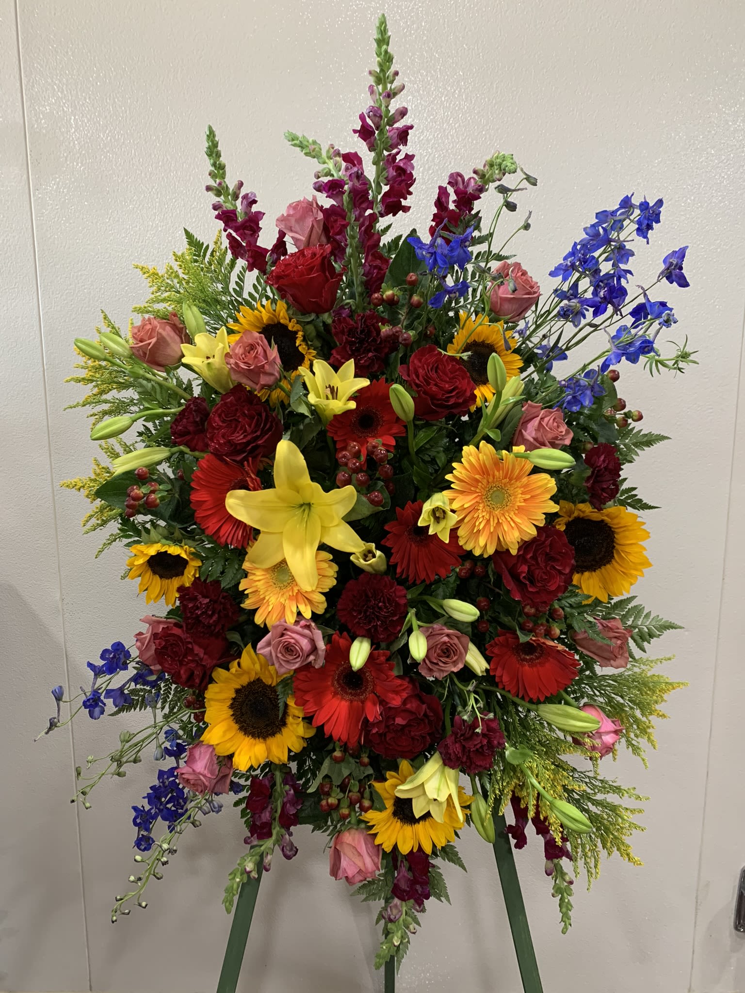 Heavens Garden - Easel spray with a beautiful mi of all colors.