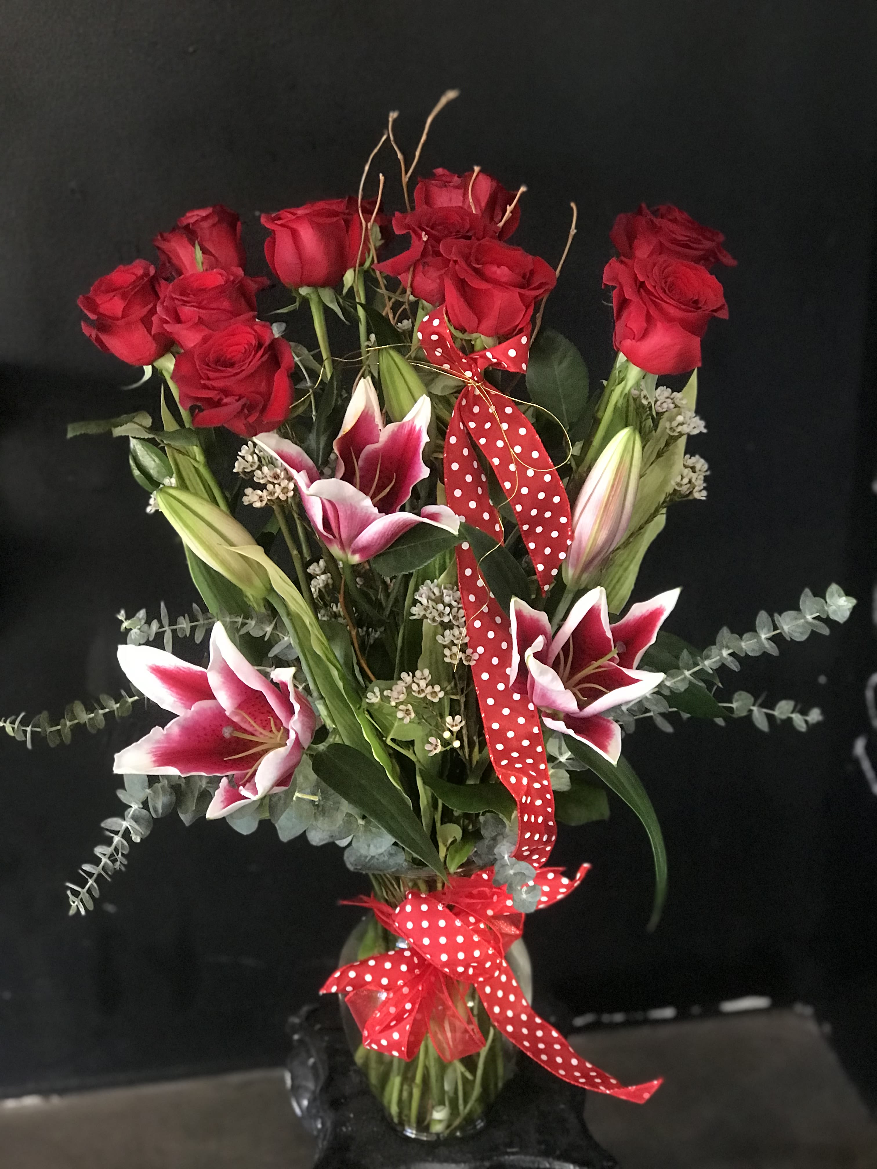 Valentine's Day 2026 - 1dozen red roses with pink lily