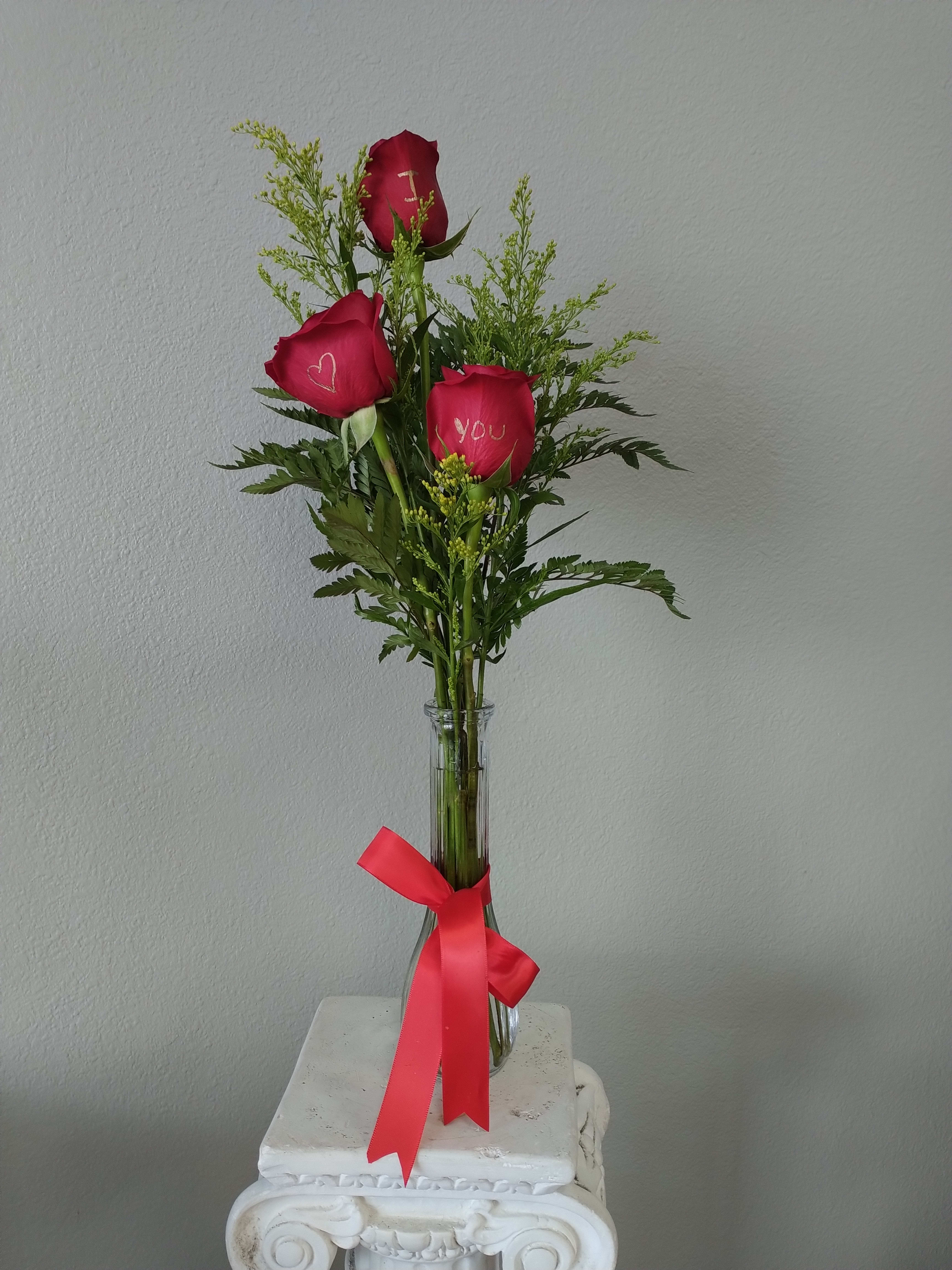 Say I love You  - 3 beautiful roses That speak of the Love you have for That Special someone in your life. 