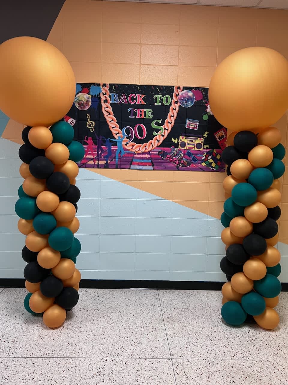 Spiral Balloon Display - Make any occasion extra special! Order custom balloon columns, with up to four unique colors; request toppers. Standard 4tall Deluxe 5' Premium 6' Premium Plus 7' 