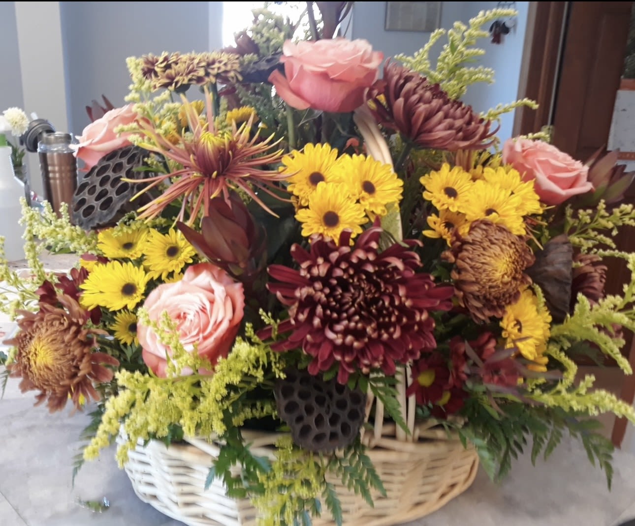 BIG BOUNTIFUL BASKET - LARGE BASKET WITH PREMIUM FALL FLOWERS  FOR A MEMORABLE OCCASION