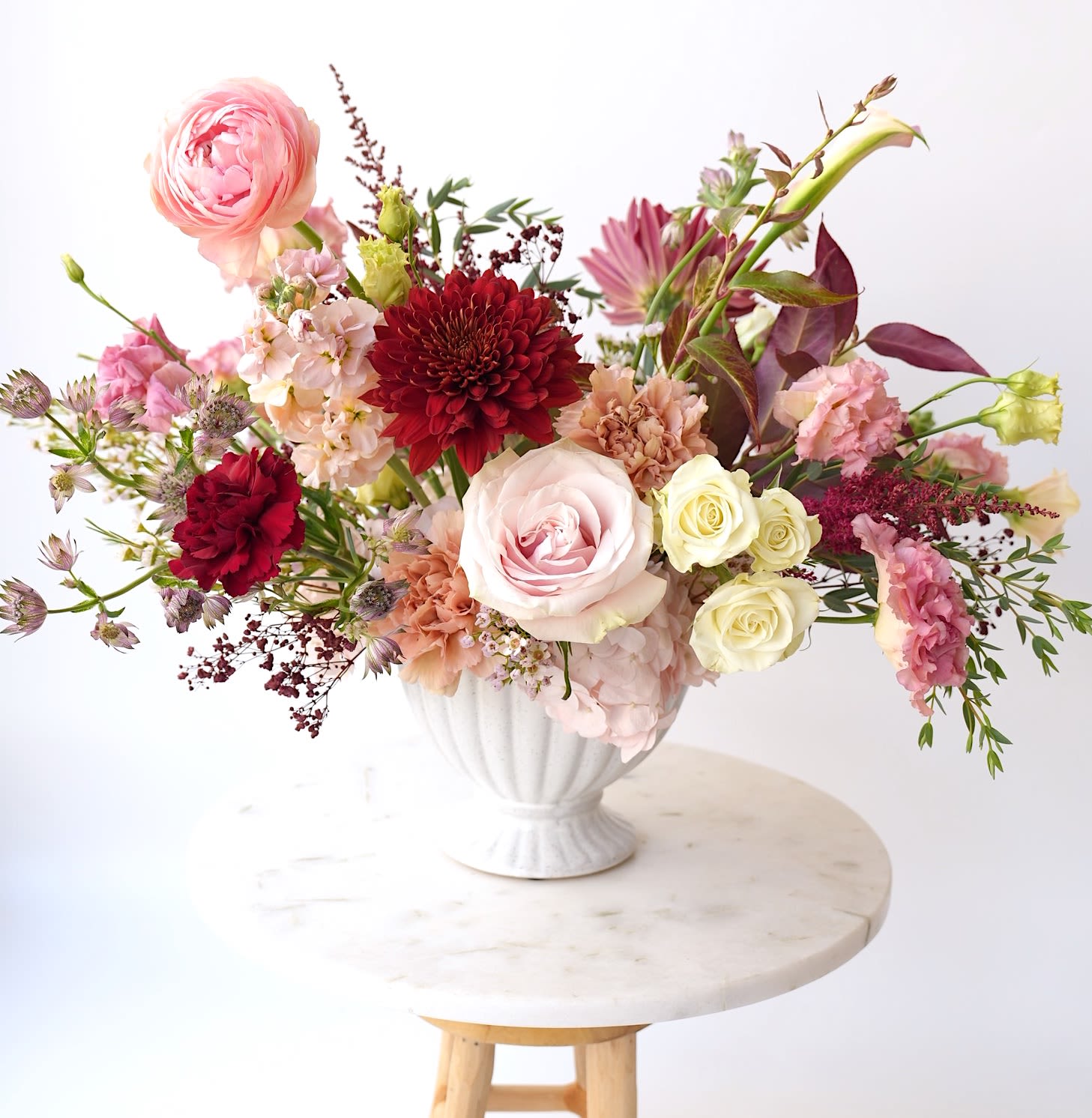 Harmony - Elevate your gatherings with the ultimate seasonal color combination: rich reds, burgundies and soft pinks. Perfect for: holiday parties, birthday celebrations, Thanksgiving or Christmas gathterings.