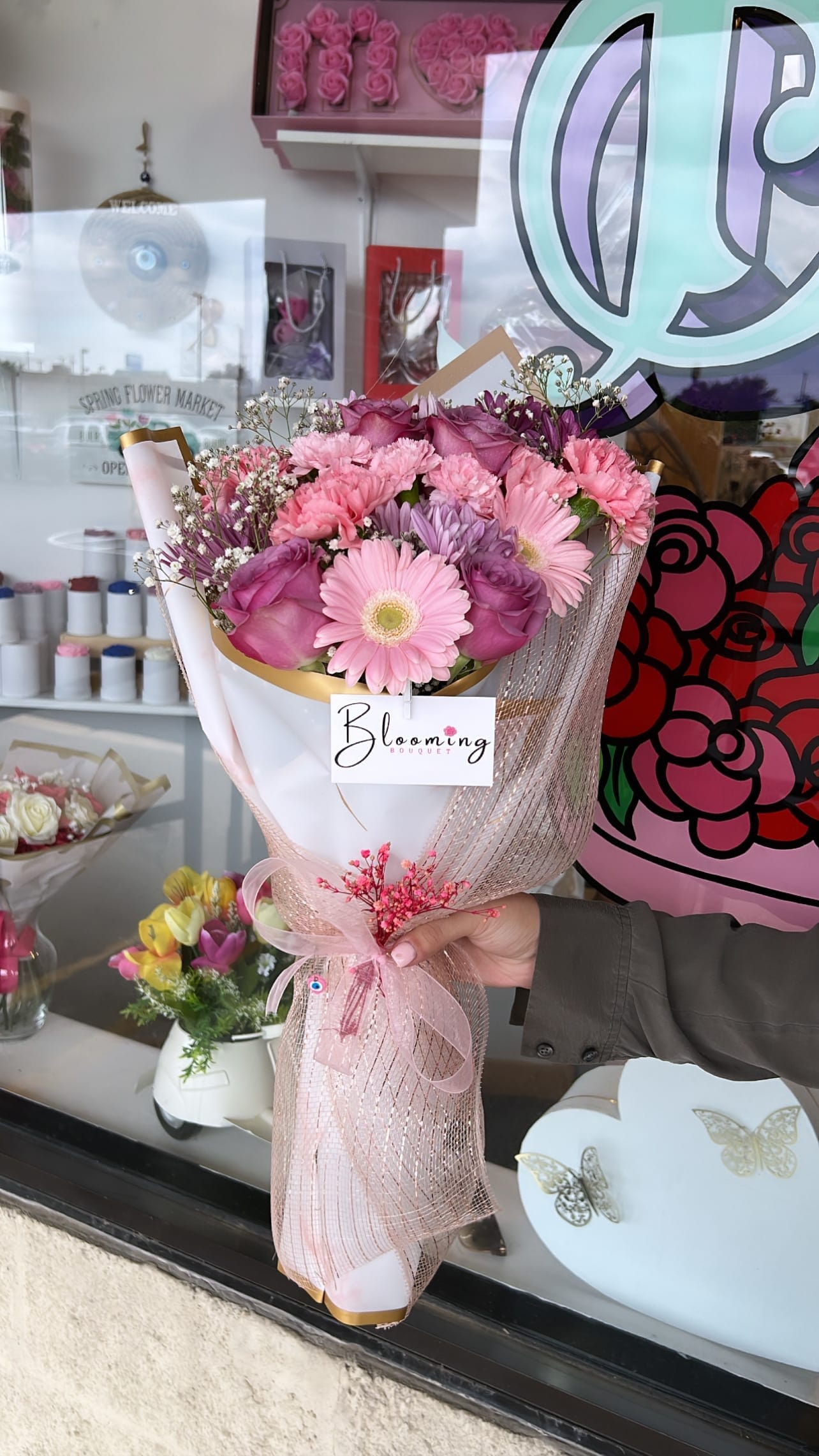 Pink Bouquet Mix Of Flowers! - Pink Bouquet! Will not always have the same flowers as the picture but it will be similar :)  Call me if you have any quetions or to order of the phone! Ellie (937)-689-6325