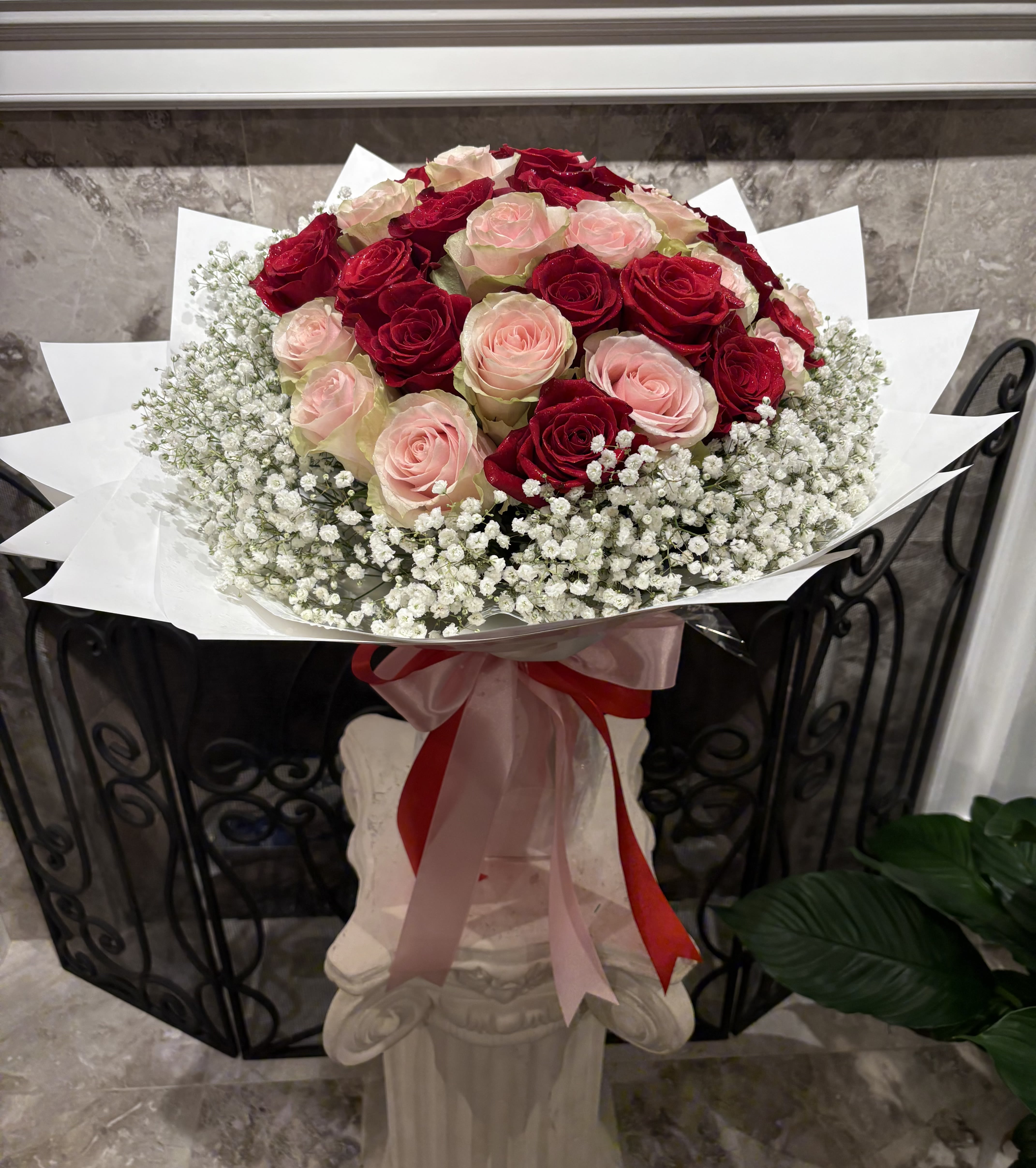 Romance And Innocence Red Roses &amp; Pink Roses On promotion - 18 Stems Red Roses And 18 Stems Pink Roses With Baby Breath They Are Together Tell You The Story Of Love !  18 &quot; H 