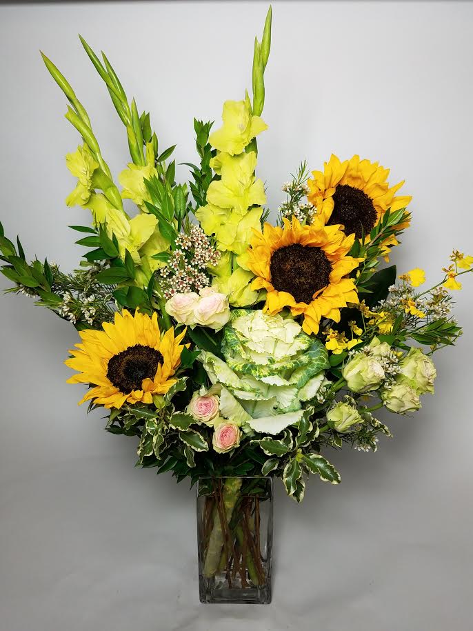 Sweet Tea - This elegant and grand design is perfect for a professional space or a sympathy piece 