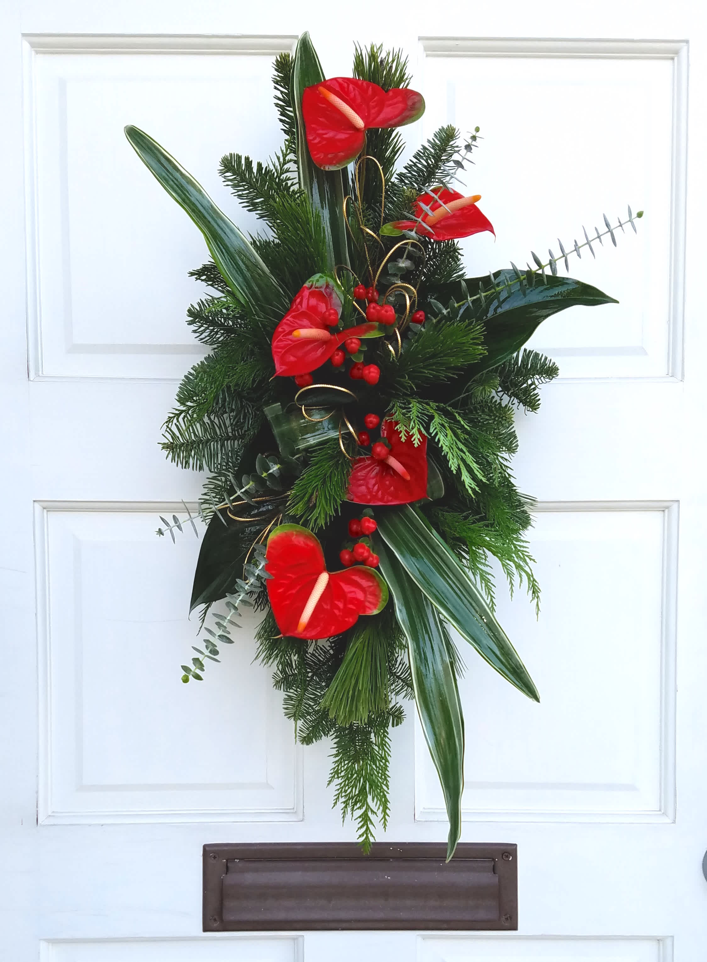 Mele Kalikimaka Door Swag - Topical holiday door swag. Can be used as centerpiece too ;)