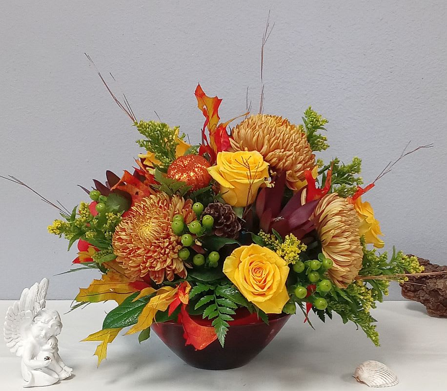 Happy Thanksgiving Centerpiece - Send it to someone special in your life who could use a little bit of the Thanksgiving spirit.