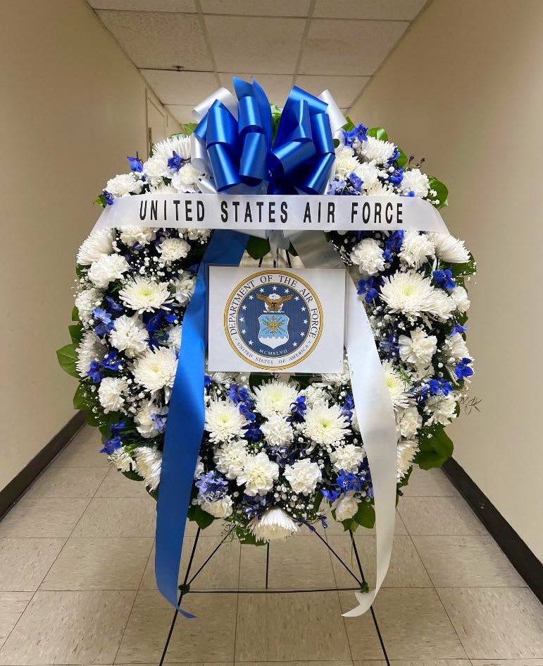 U.S. AIR FORCE WREATH WITH PLACARD AND BANNER [TT-ANCUSAF]   - U.S. AIR FORCE WREATH WITH PLACARD AND BANNER BY TWIN TOWERS FLORIST