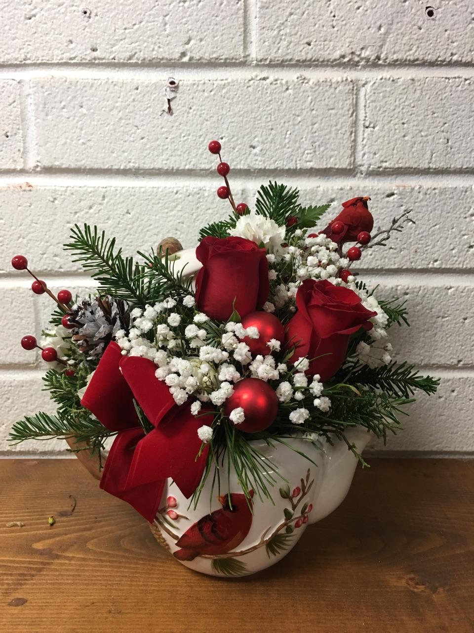Christmas Rose - Romantic and small arrangement, perfect as a centerpiece for the tiny dining table with friends or just to charm the Christmas socks off of anyone!