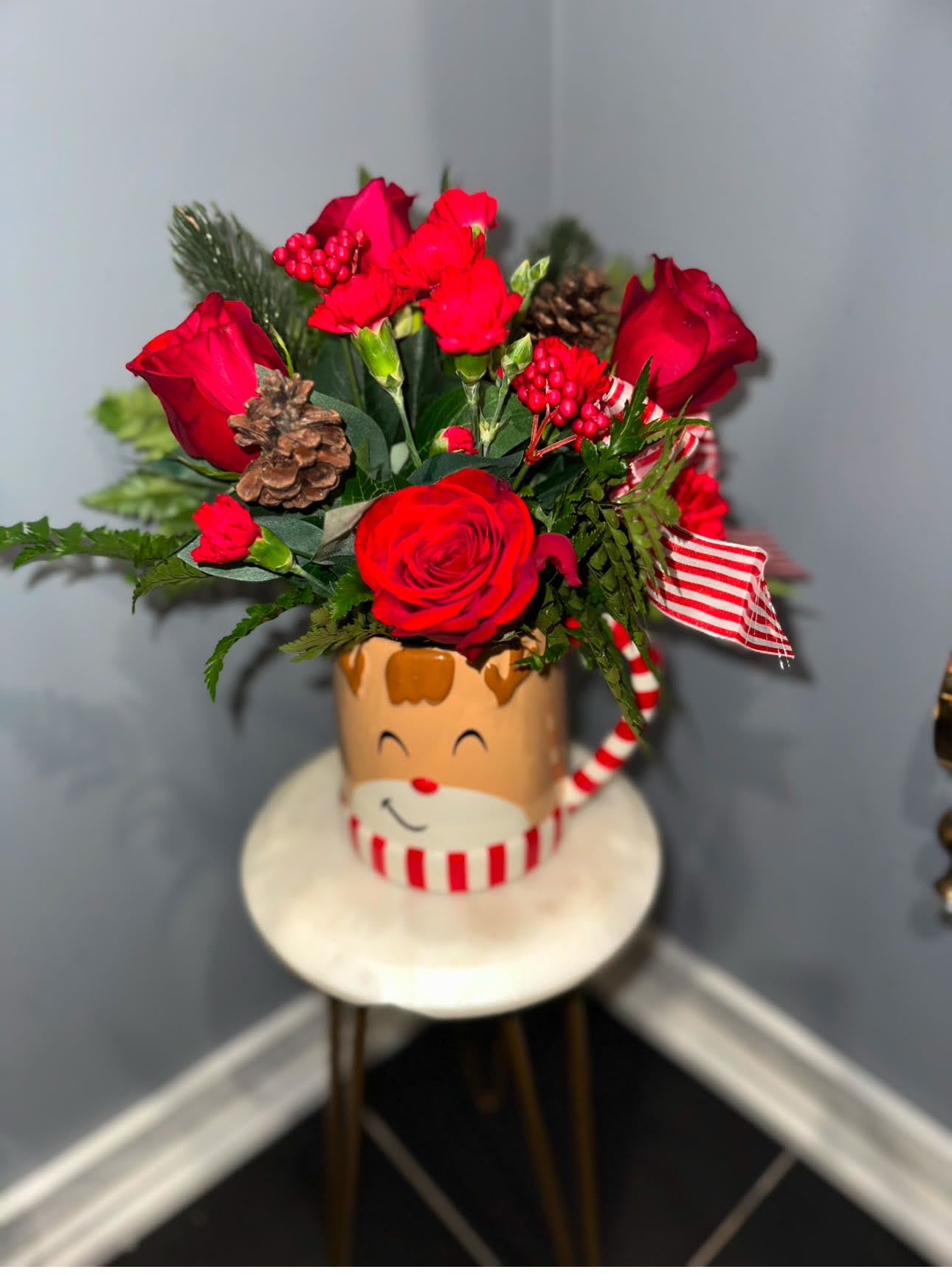 coffee maker  - coffee cup designer with pine cone red roses and carnation