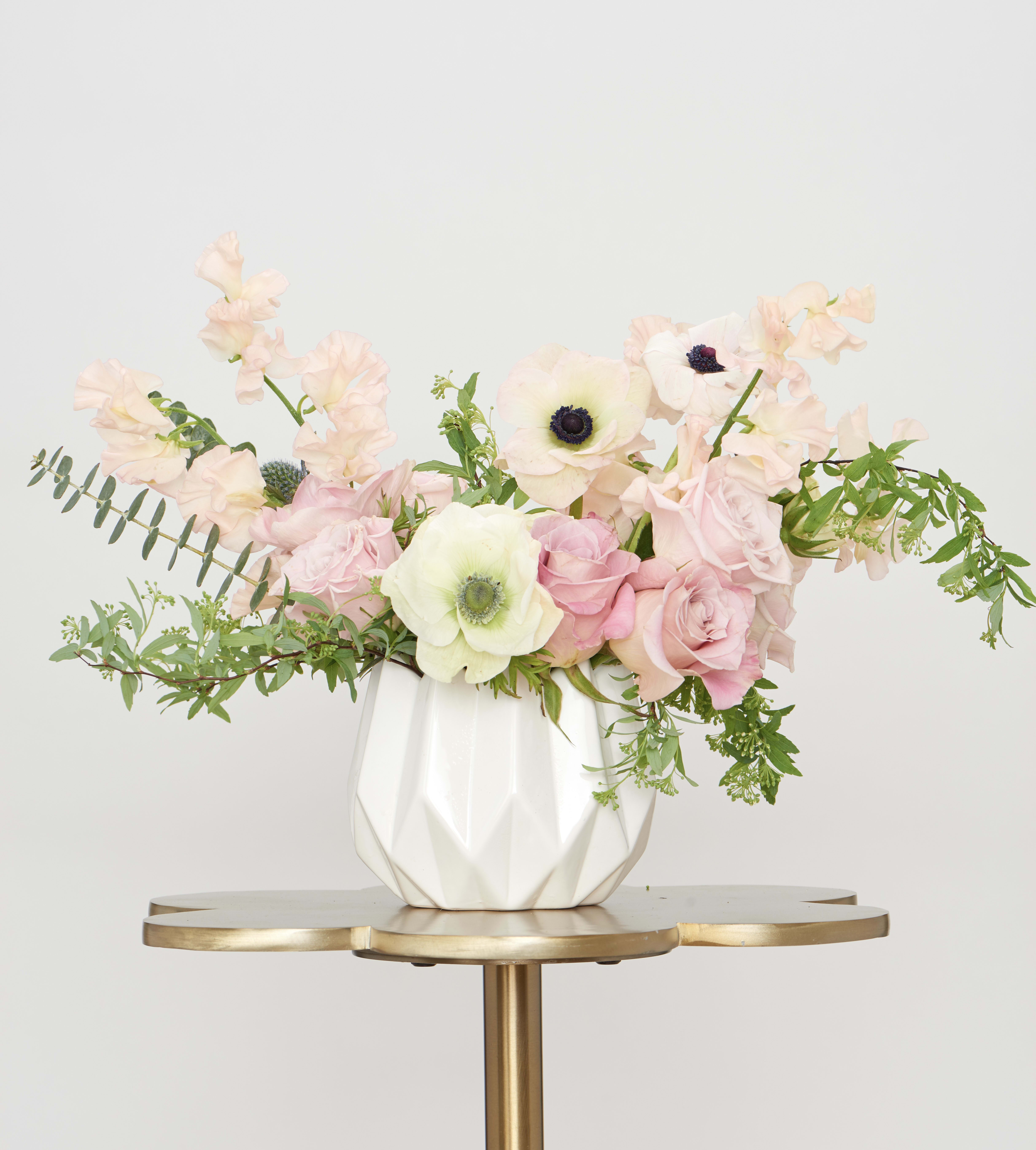 Linda Isle - A soft, romantic favorite for birthdays, anniversaries, and new-baby celebrations. Linda Isle blends delicate colors with elegant textures for a beautiful, versatile gift. Soft, pastel, airy and romantic - a garden style blend of pinks, ivory and fresh greens with a hint of sweet peas. 