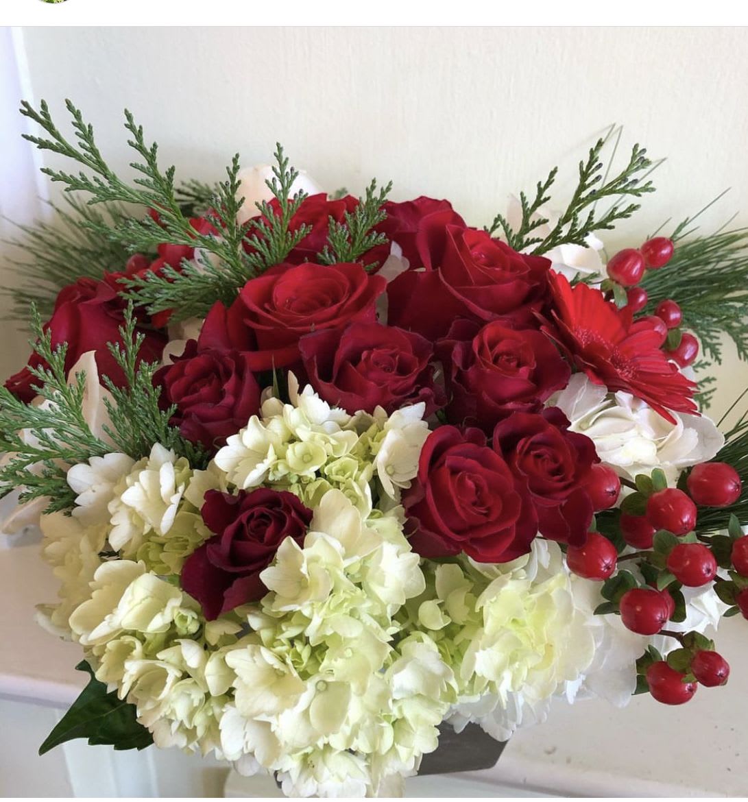 DESIGNERS CHOICE RED &amp; WHITE VASE - vase arrangement in beautiful shades of reds and whites. We'll design an amazing display of flowers in a vase for your special someone! Please let us know any requests in the special instructions. 