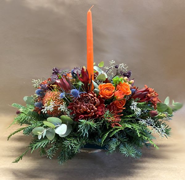 Heartfelt Thanks Centerpiece - Bring the glow of warm autumn memories to your Thanksgiving table with this luxurious centerpiece.