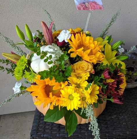 Grateful Season - Order your thanksgiving table arrangement with fresh pumpkin and all fall flowers.
