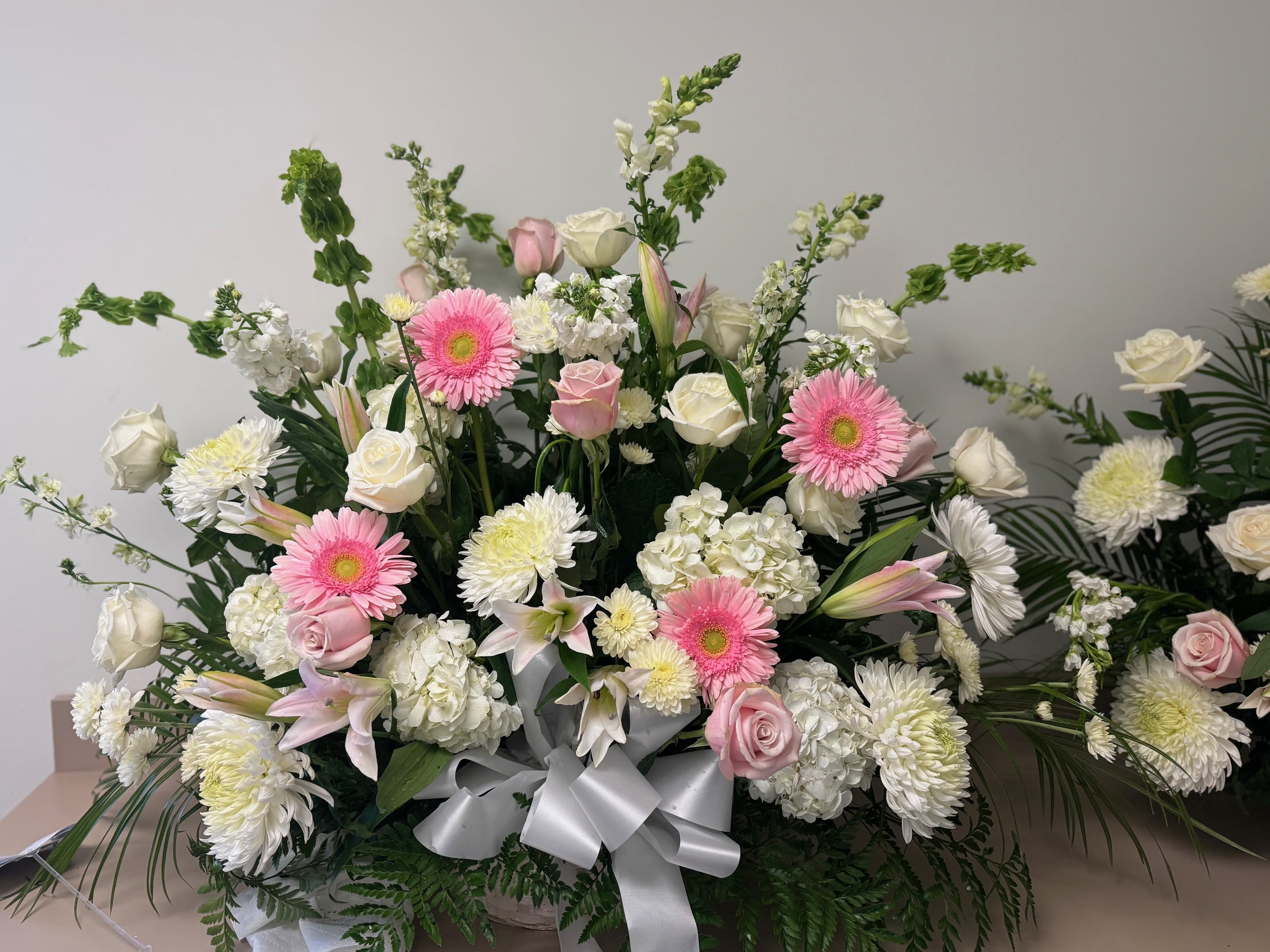 Pastel Basket - Pastel basket suitable for funeral services 