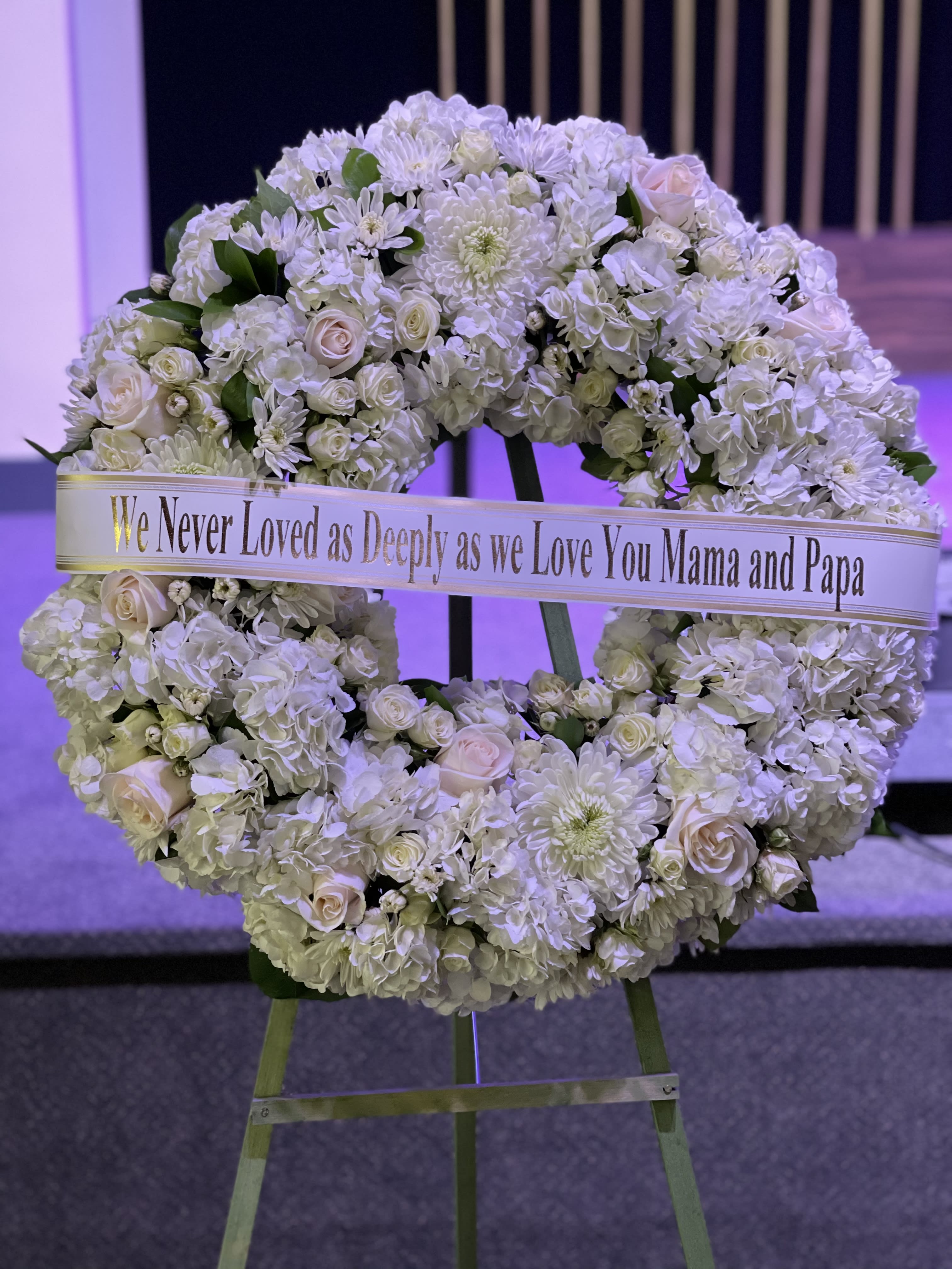 25” all white wreath  - Pure white assorted 