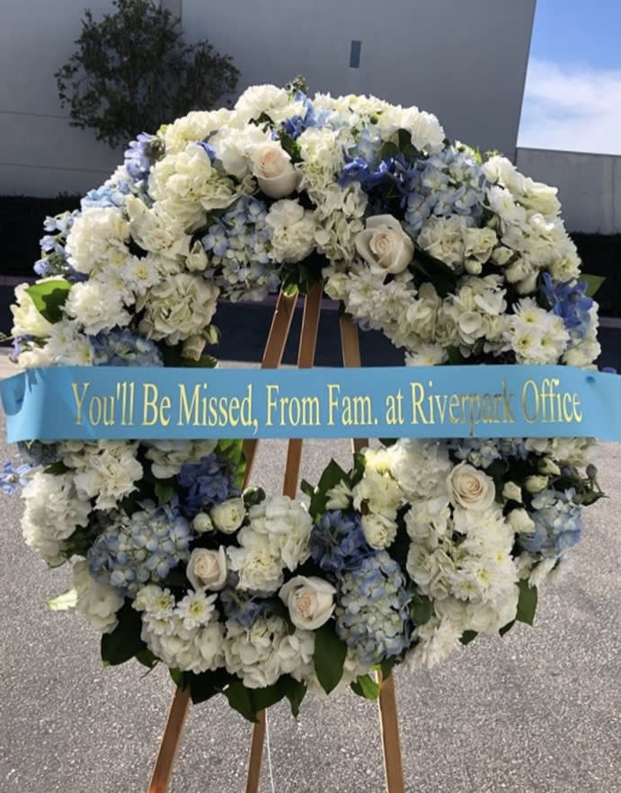 Blues and whites wreath - 25” wreath 