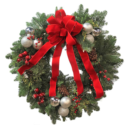 Christmas Wreath Festive - Celebrate the holidays with this stunning Christmas wreath that will brighten any home.  This elegant Labrador retriever wreath will add fun and charm to your holidays