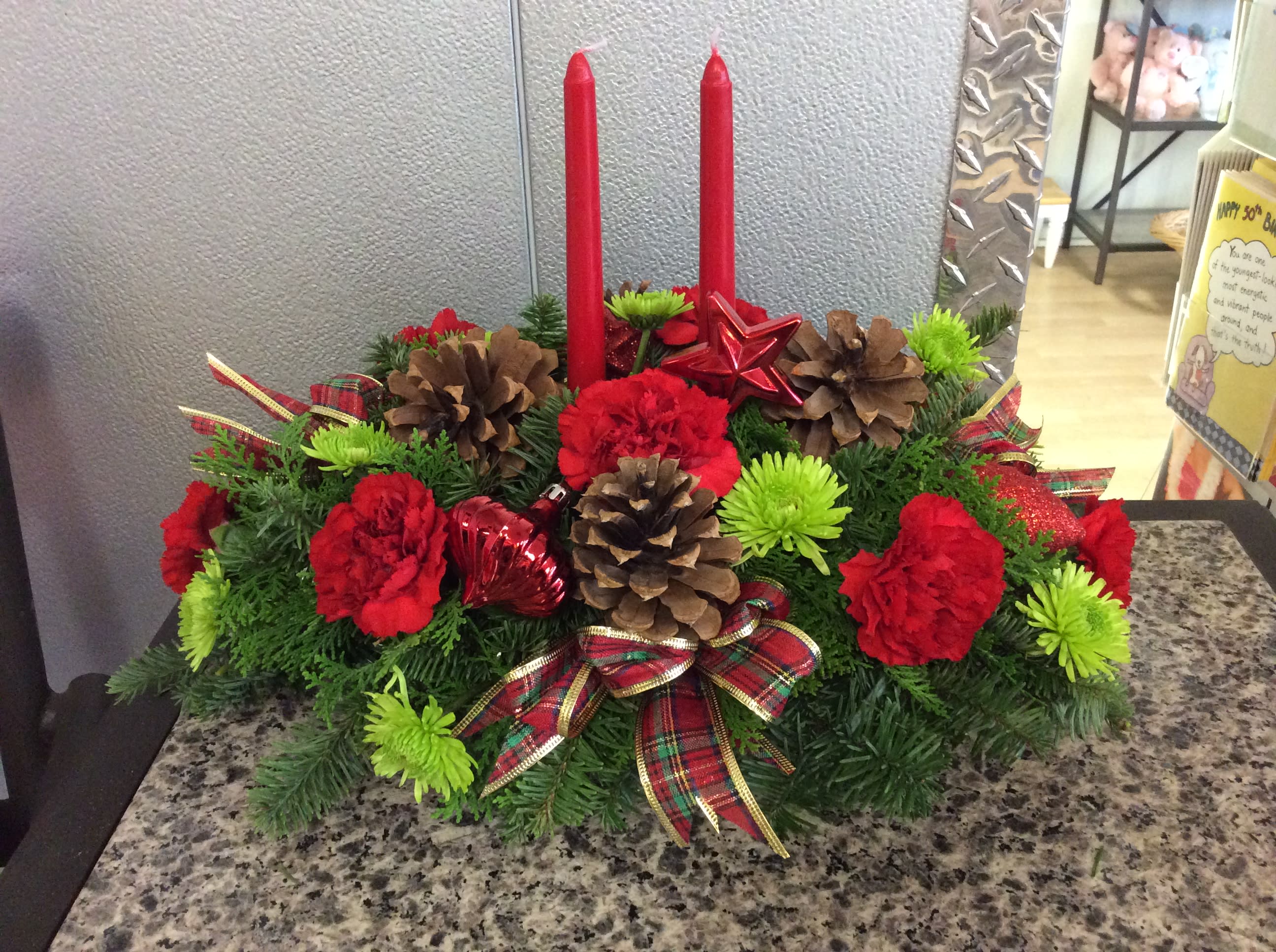 Xmas Centerpiece 7 - Red &amp; green Holiday centerpiece 