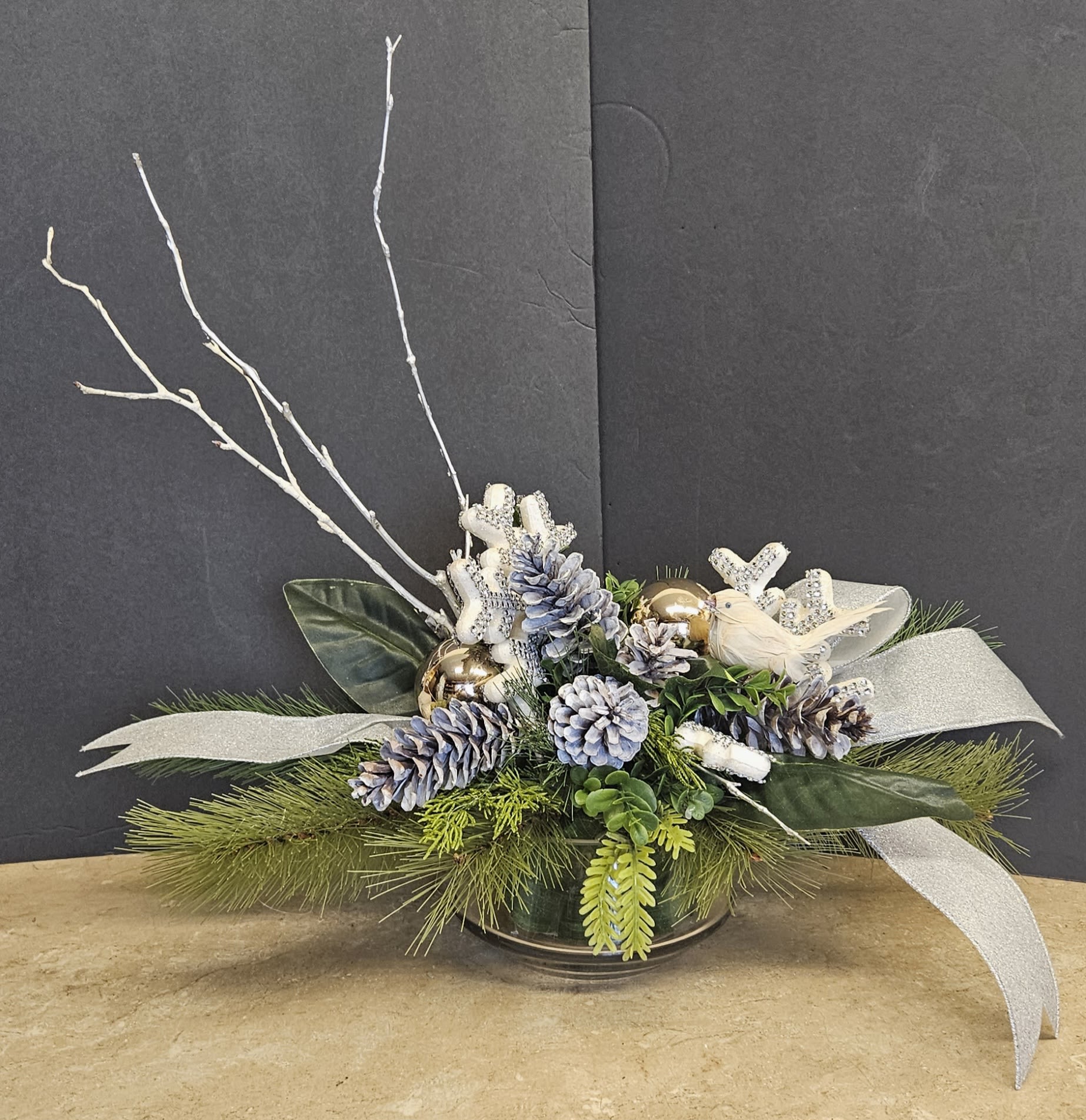 White Winter - Beautiful white Christmas arrangement with snow flakes