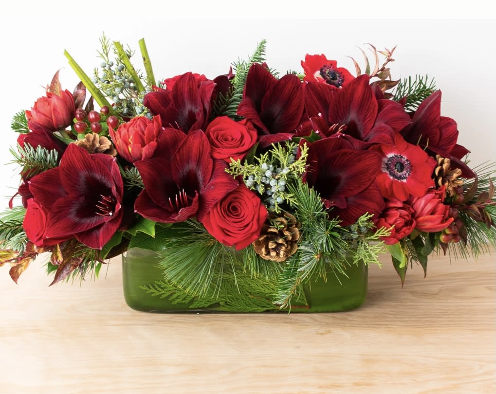 Rouge holiday Centerpiece - Set the stage for joyful holidays 